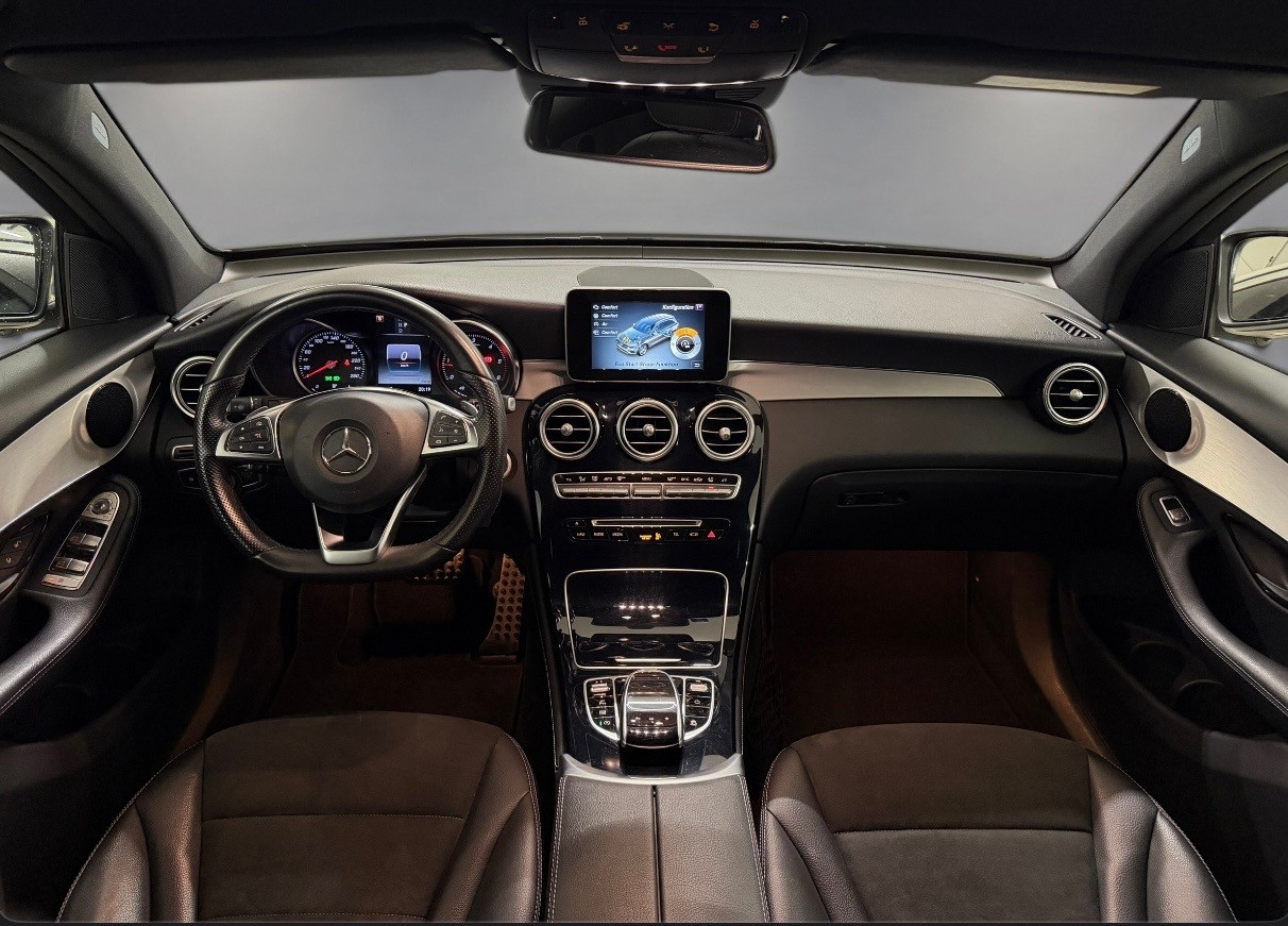 MERCEDES-BENZ GLC 220 d AMG Line 4Matic 9G-Tronic-image-17