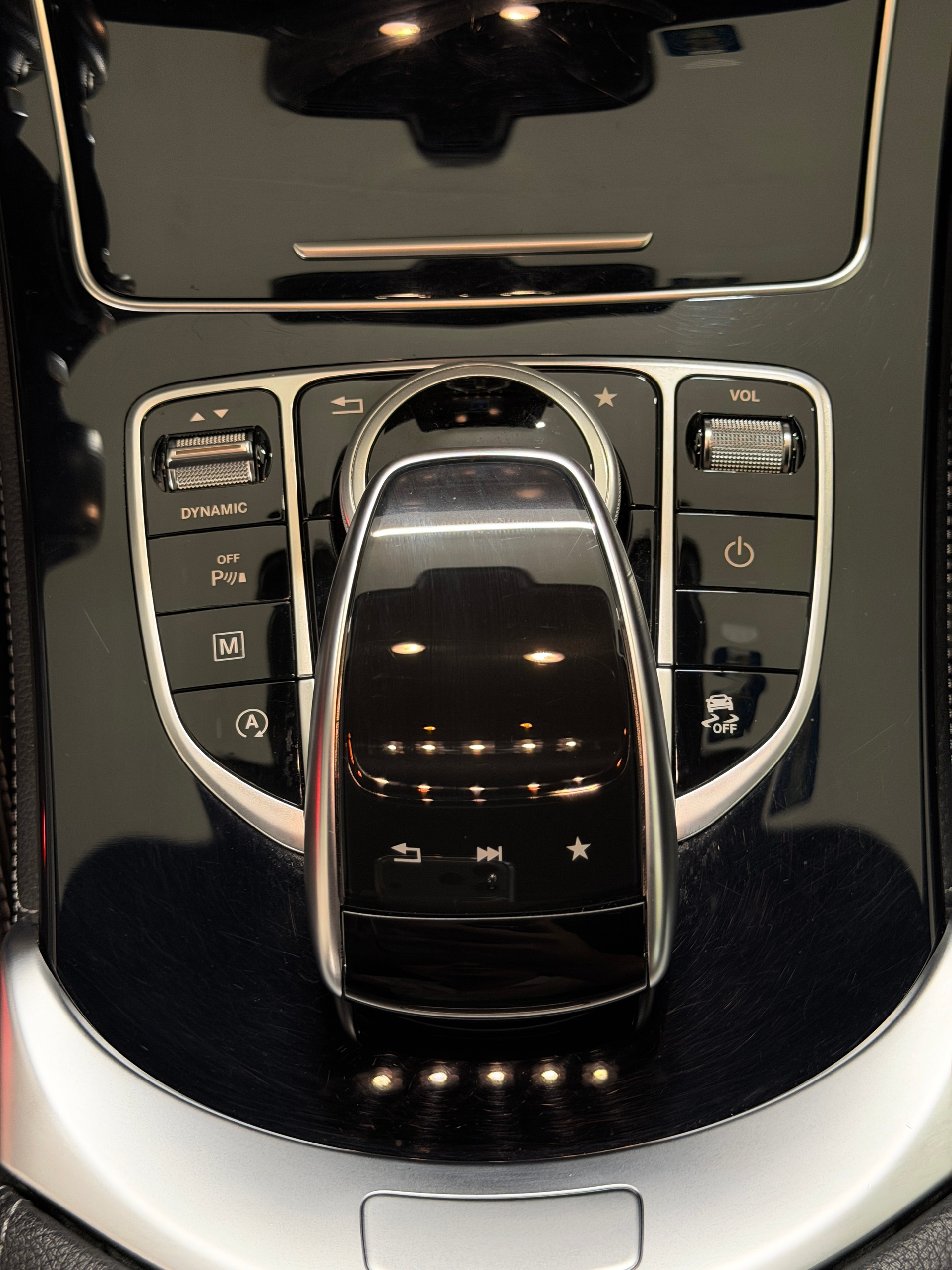 MERCEDES-BENZ GLC 220 d AMG Line 4Matic 9G-Tronic-image-18