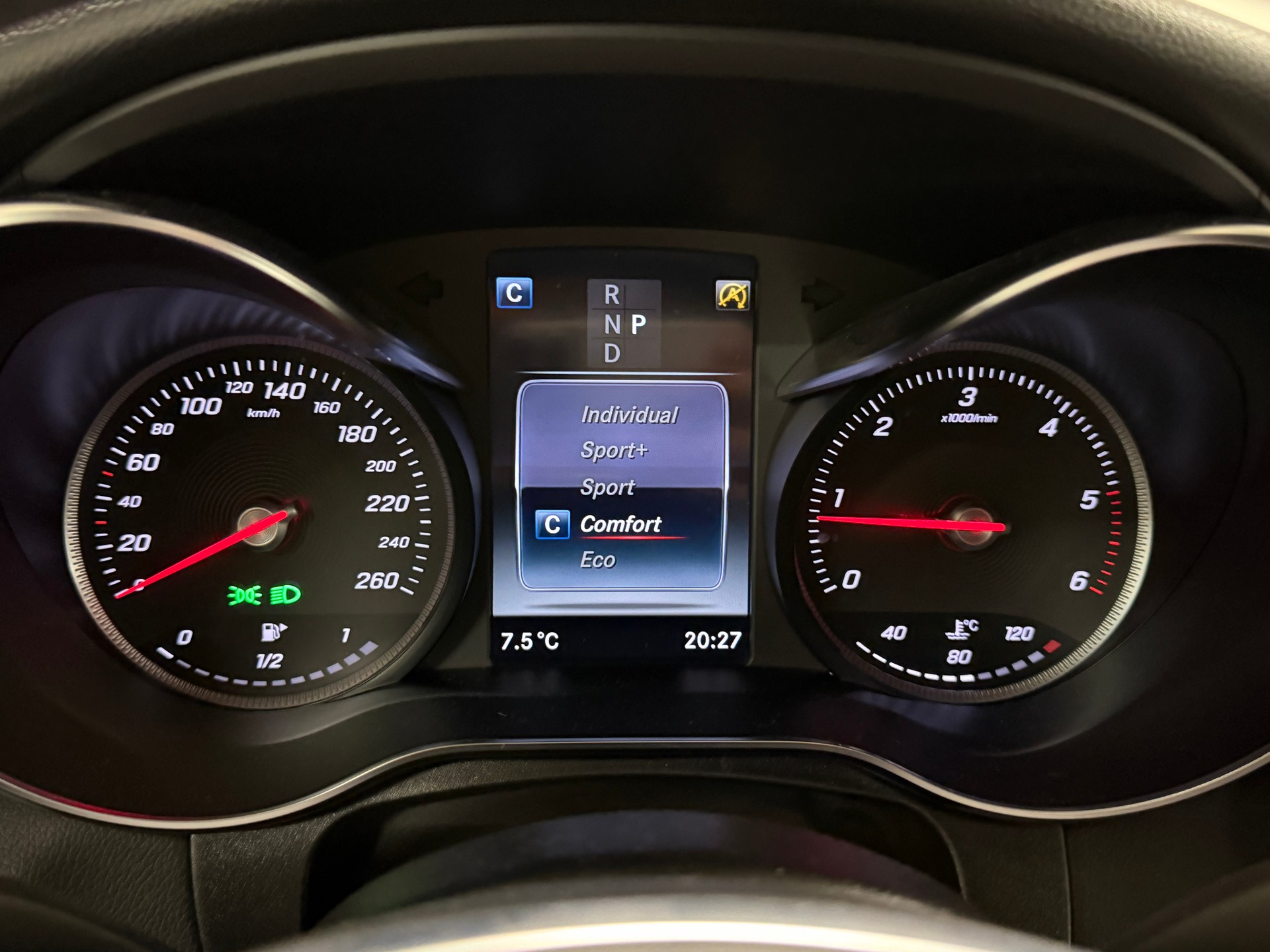 MERCEDES-BENZ GLC 220 d AMG Line 4Matic 9G-Tronic-image-12