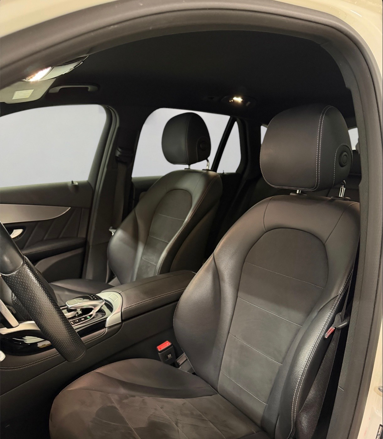 MERCEDES-BENZ GLC 220 d AMG Line 4Matic 9G-Tronic-image-16