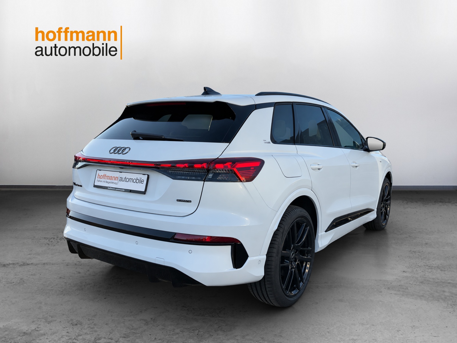 AUDI Q4 e-tron SUV quattro performance Swiss Ski-image-3