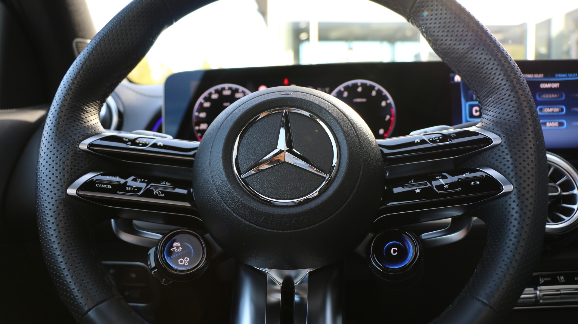 MERCEDES-BENZ GLB 35 AMG 4Matic-image-14