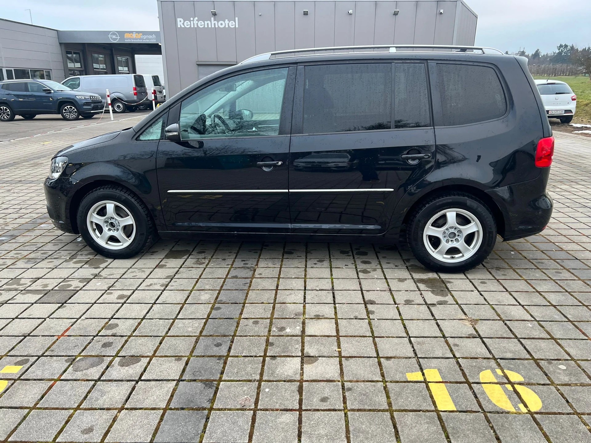 VW Touran 1.4 TSI Highline-image-4