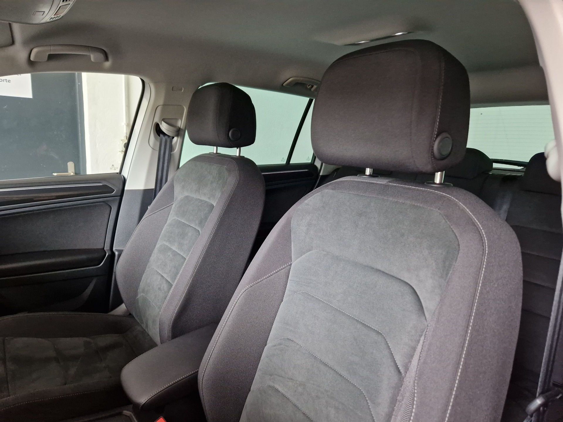 VW Tiguan 2.0TSI Comfortline 4Motion DSG-image-7