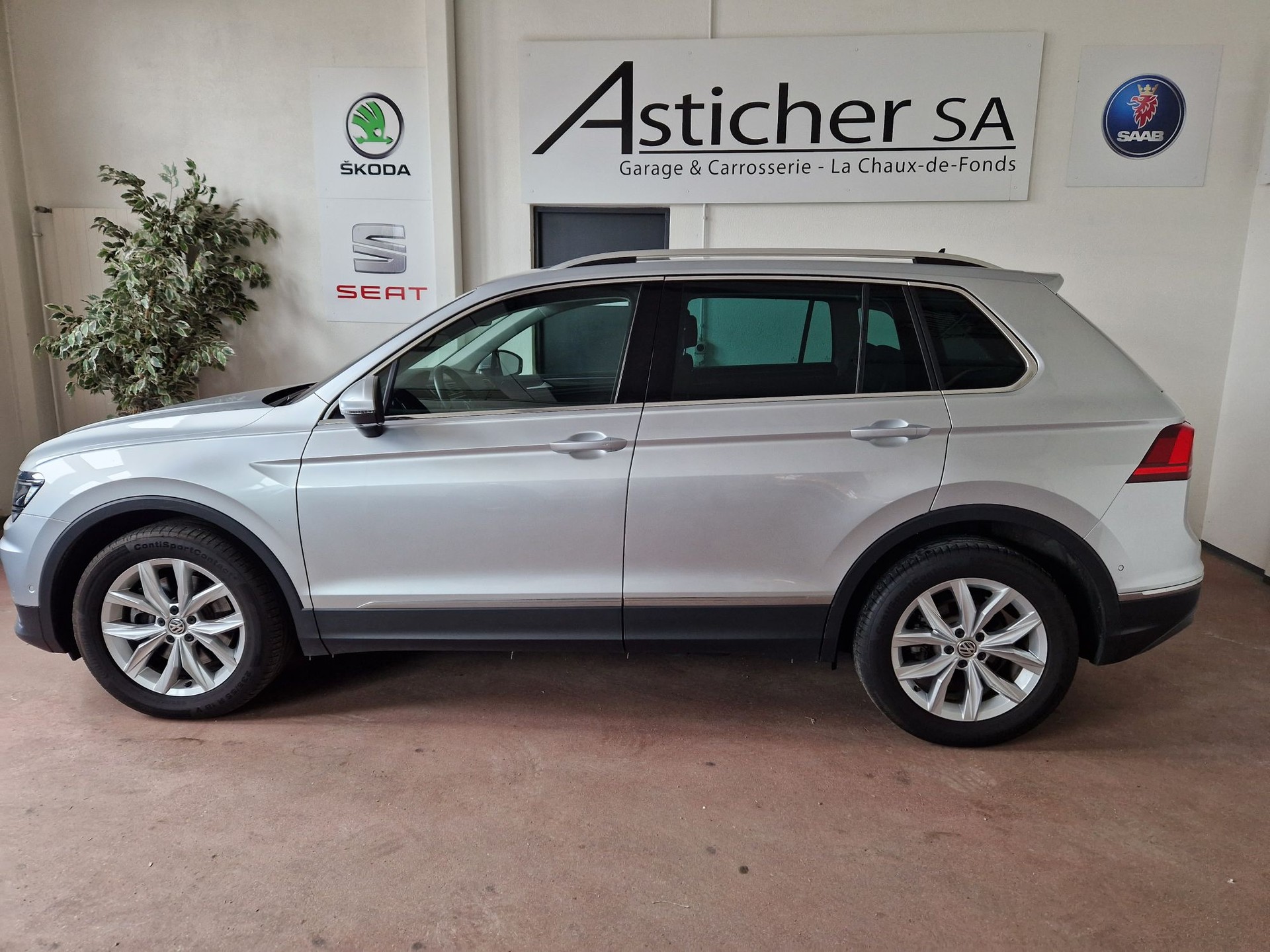VW Tiguan 2.0TSI Comfortline 4Motion DSG-image-1