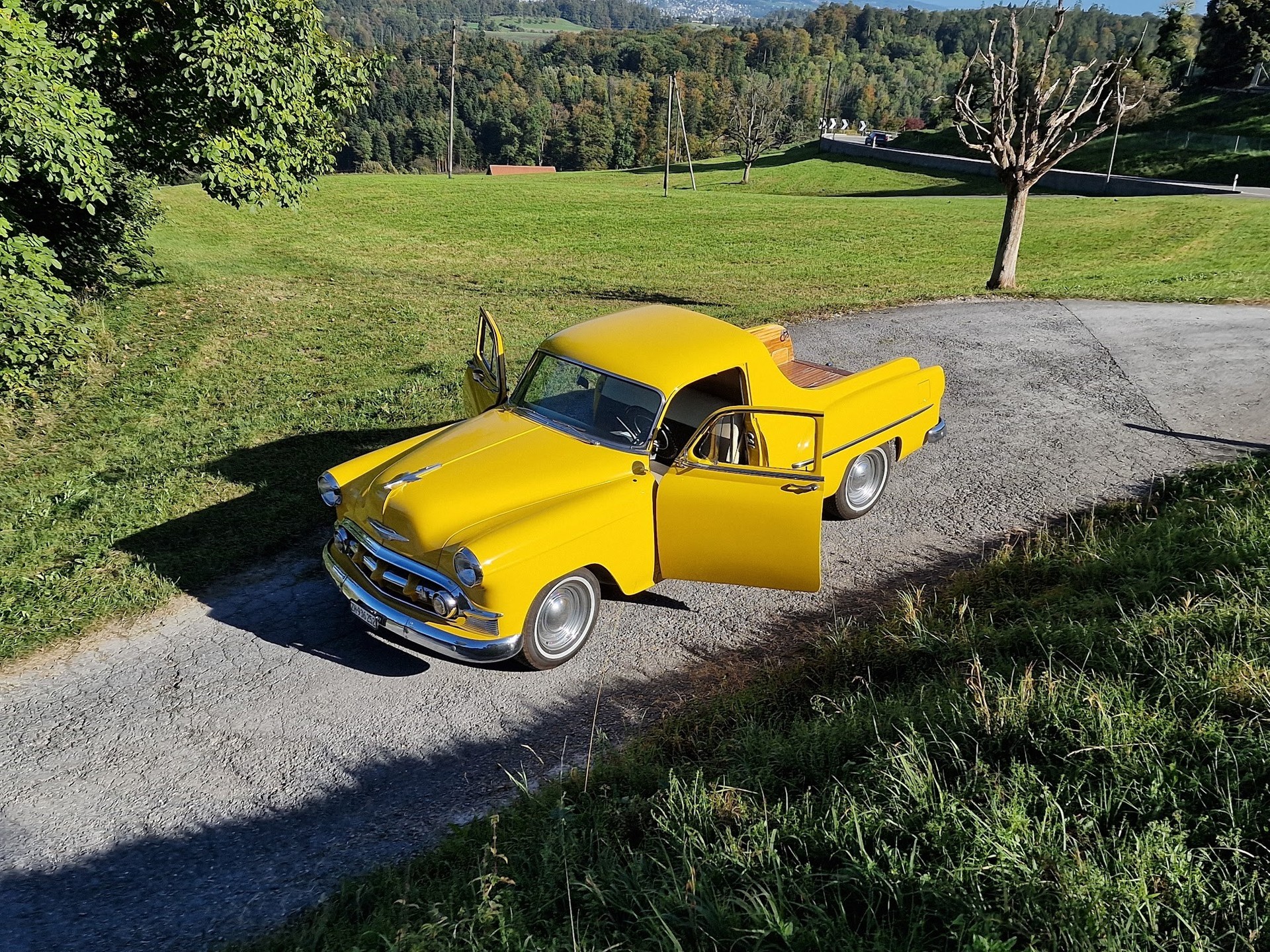 CHEVROLET Sedan-image-2