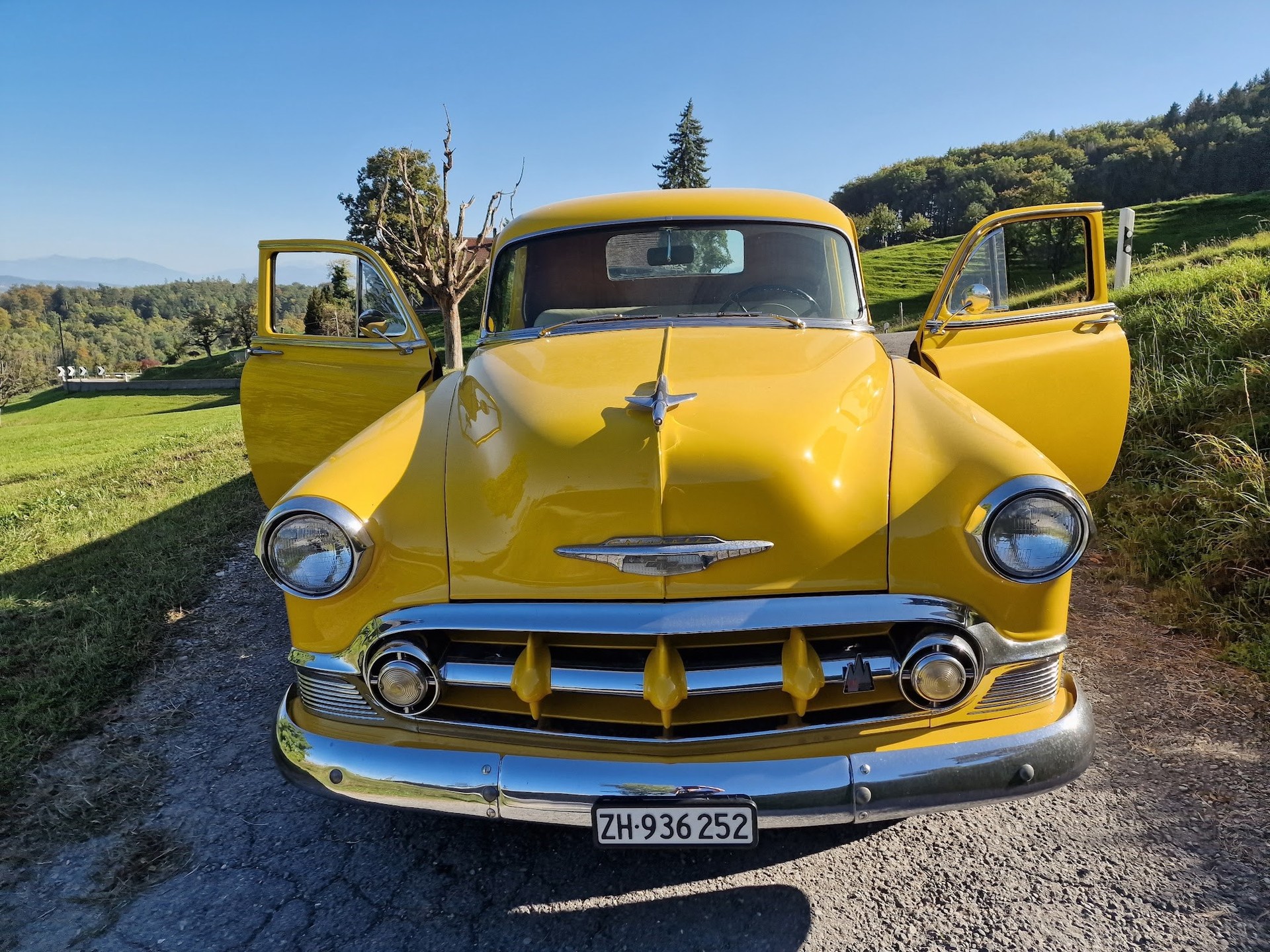 CHEVROLET Sedan-image-8