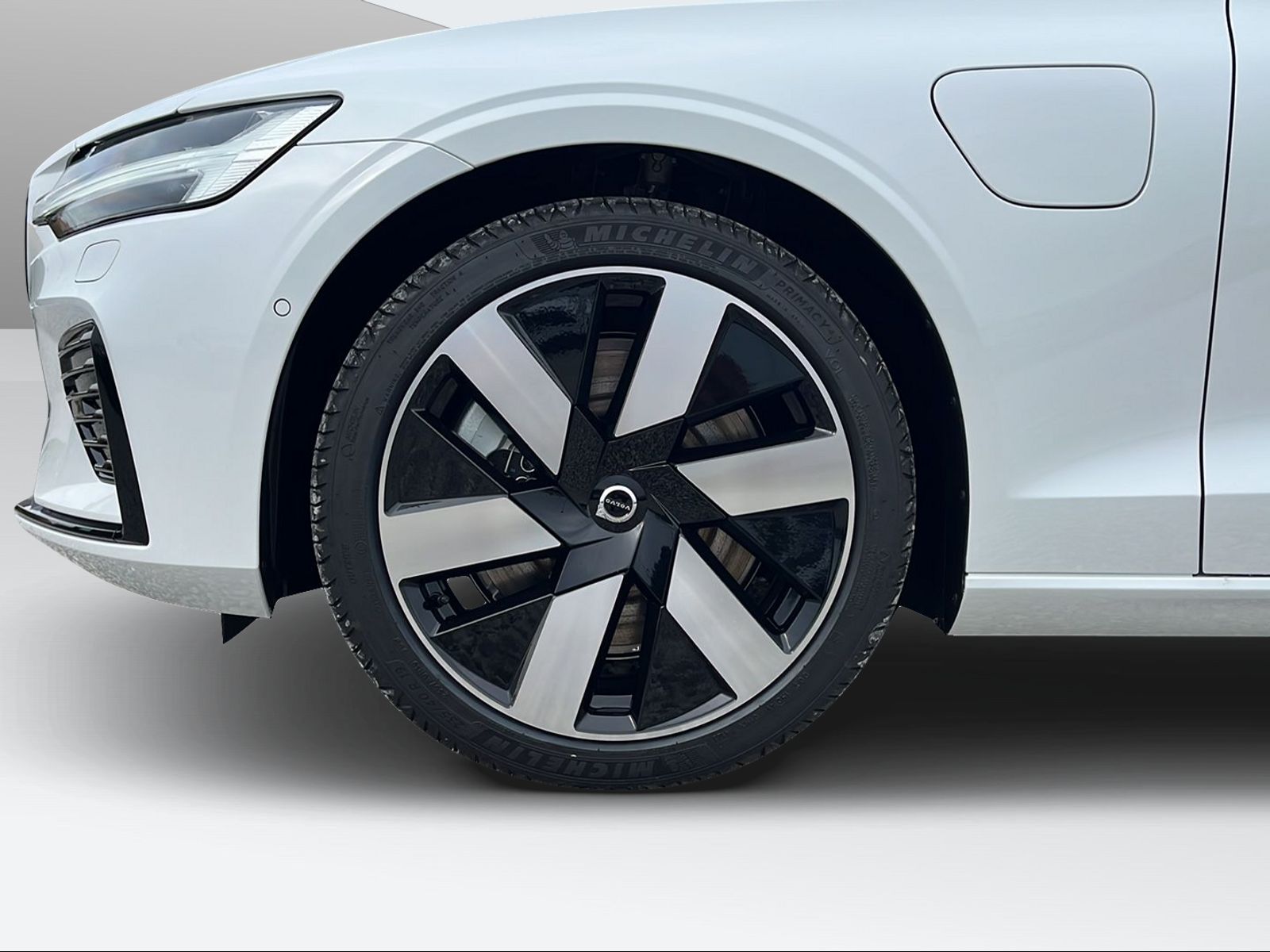 VOLVO S60 2.0 T8 TE Ultimate Dark eAWD-image-8