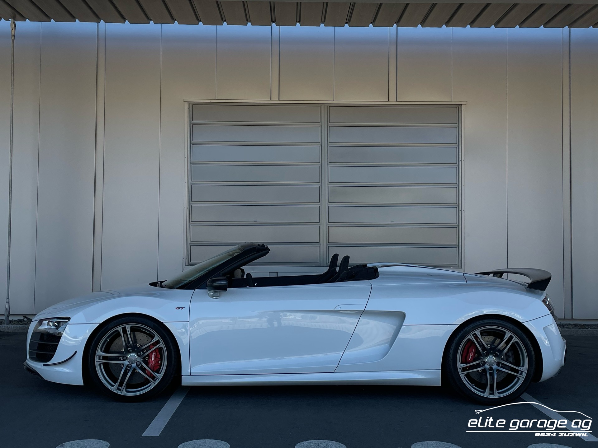 AUDI R8 GT Spyder 5.2 R-Tronic-image-1