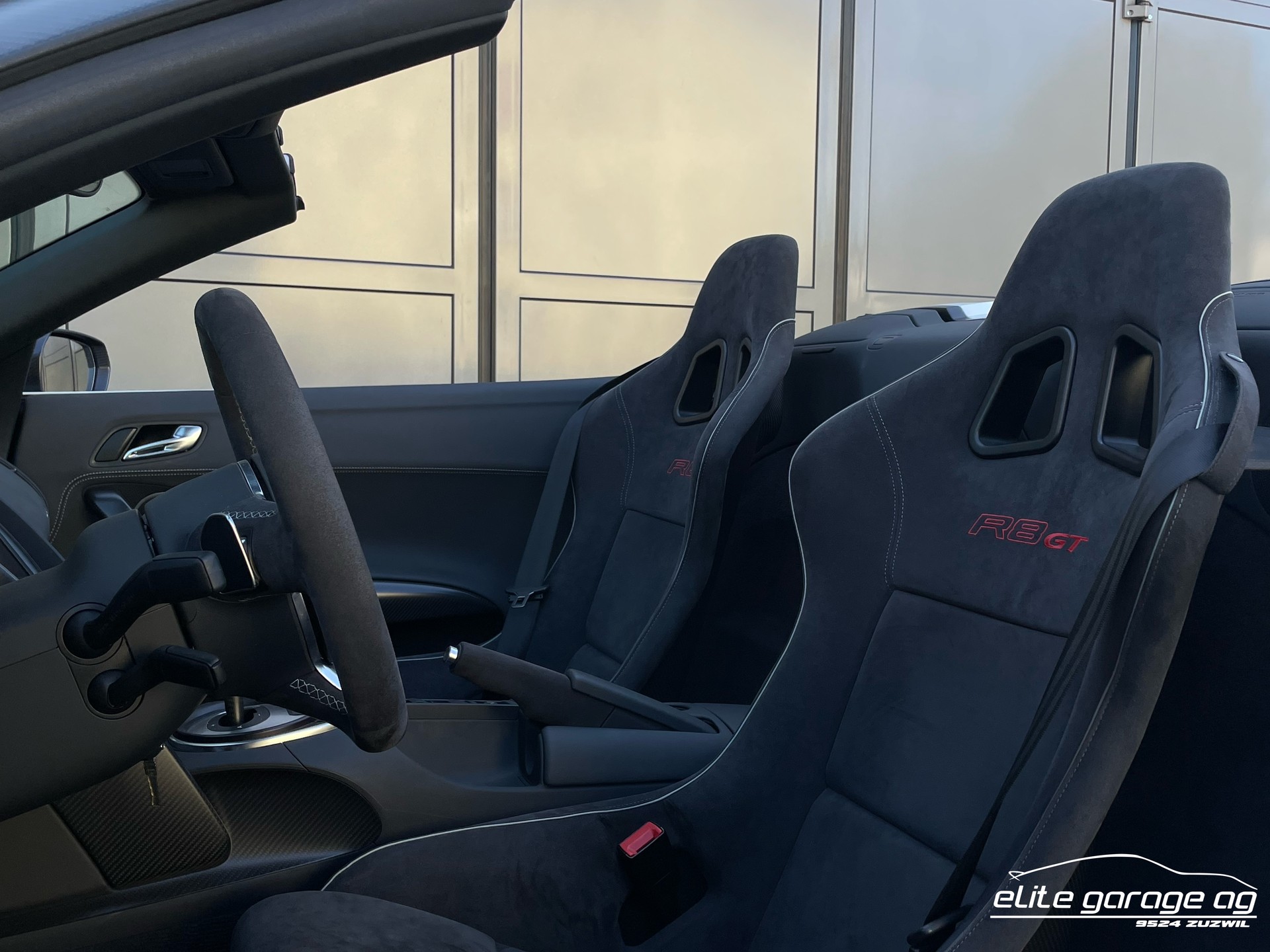 AUDI R8 GT Spyder 5.2 R-Tronic-image-10