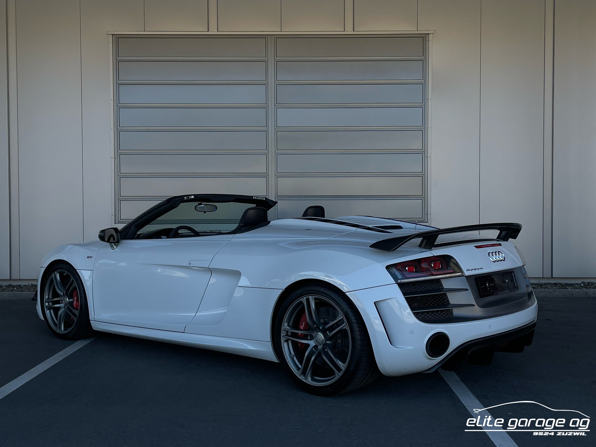 AUDI R8 GT Spyder 5.2 R-Tronic-image-2