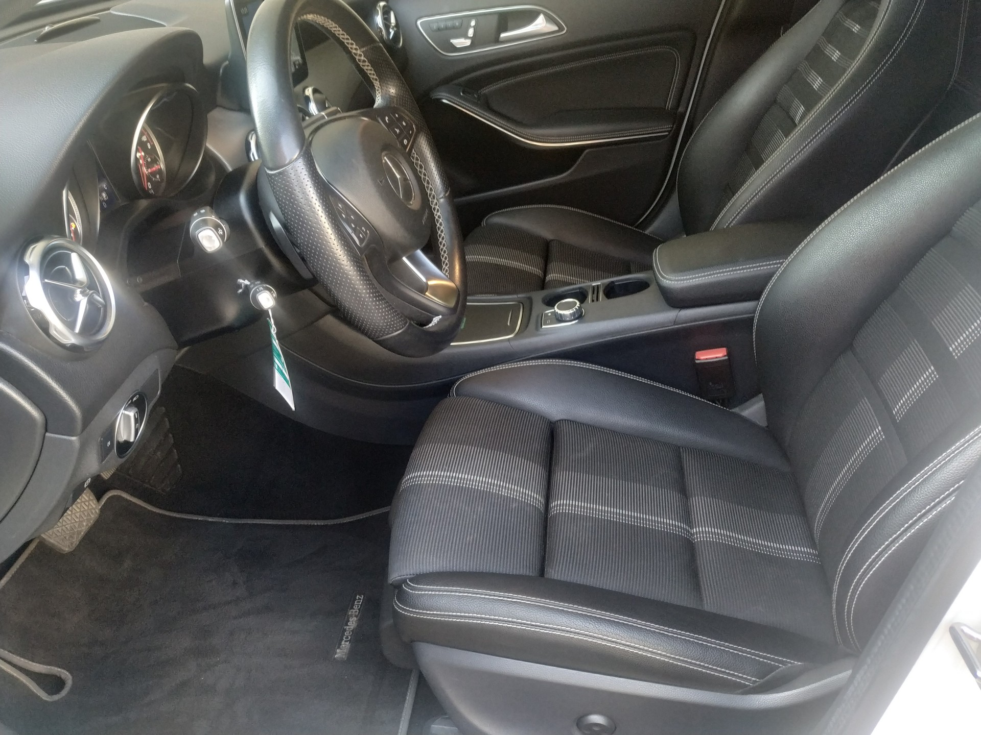MERCEDES-BENZ GLA 250 Swiss Star 4Matic 7G-DCT-image-8