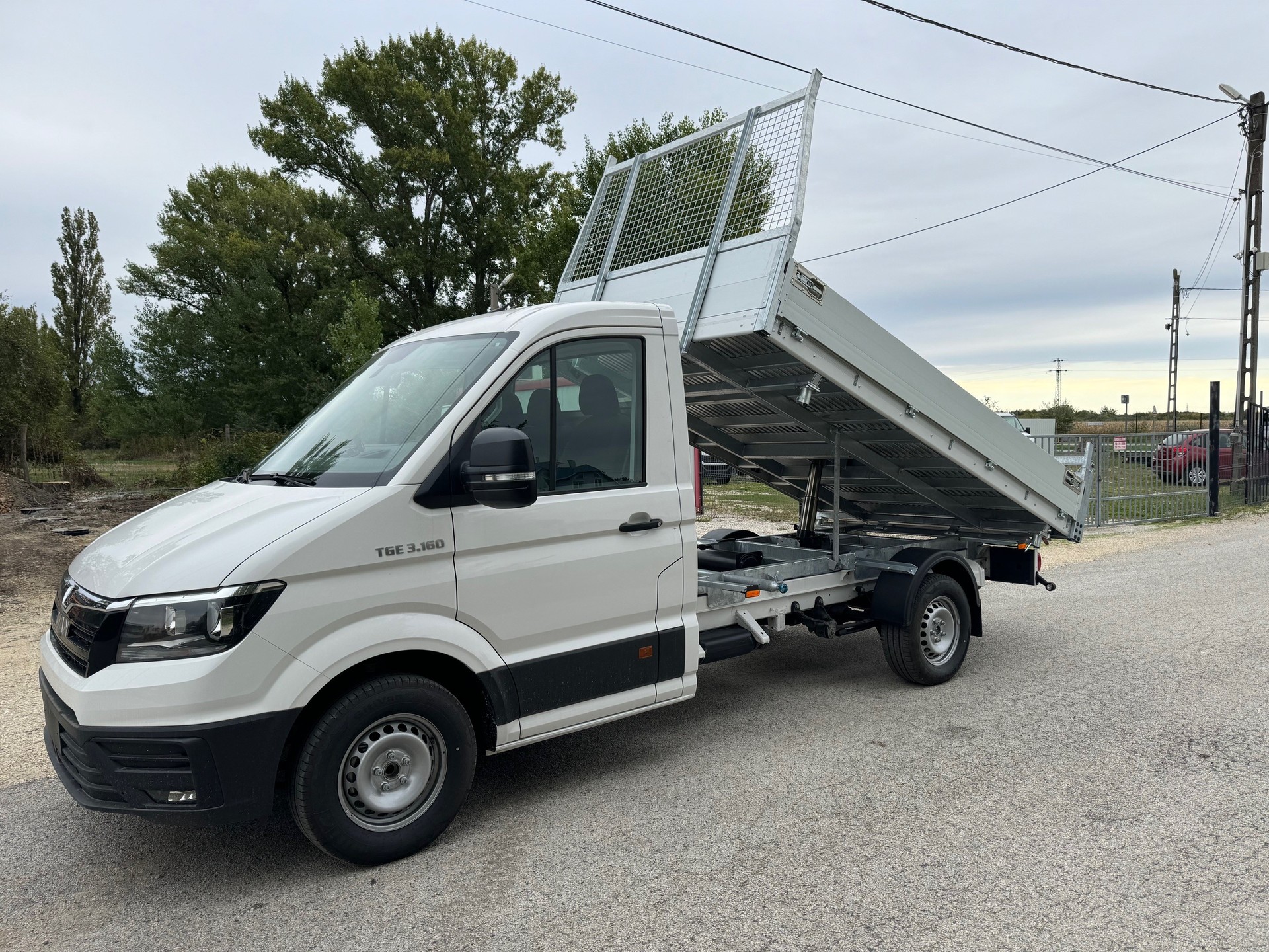 MAN Voll-Alu-3-Seitenkipper 160Ps mit 3500kg Anhängerkupplung