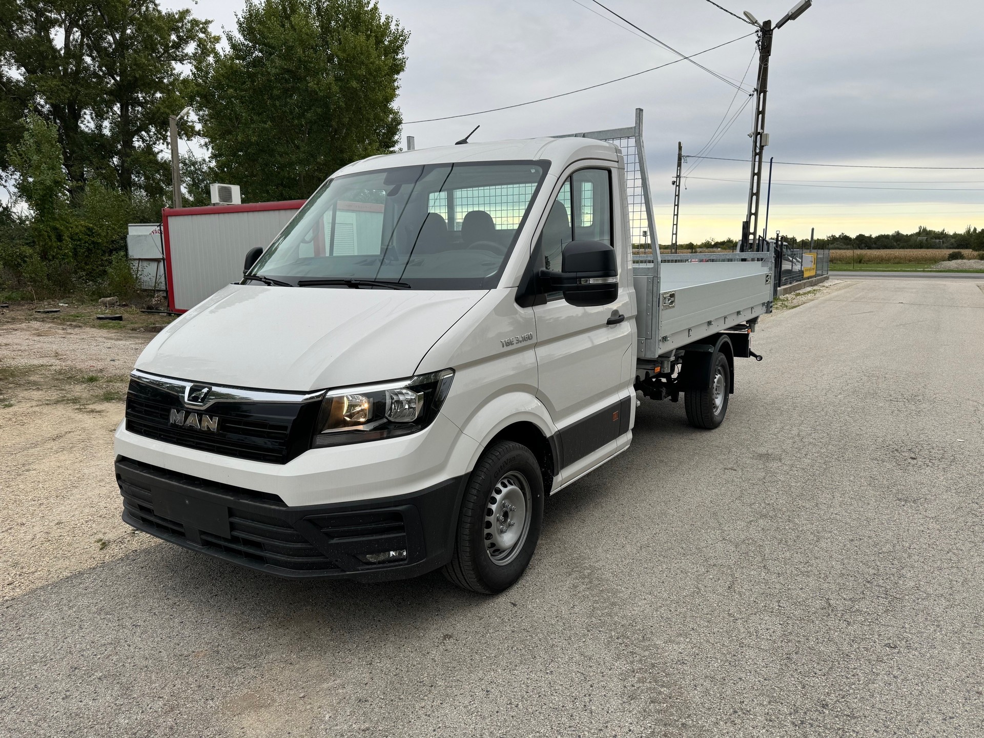 MAN Voll-Alu-3-Seitenkipper 160Ps mit 3500kg Anhängerkupplung-image-7