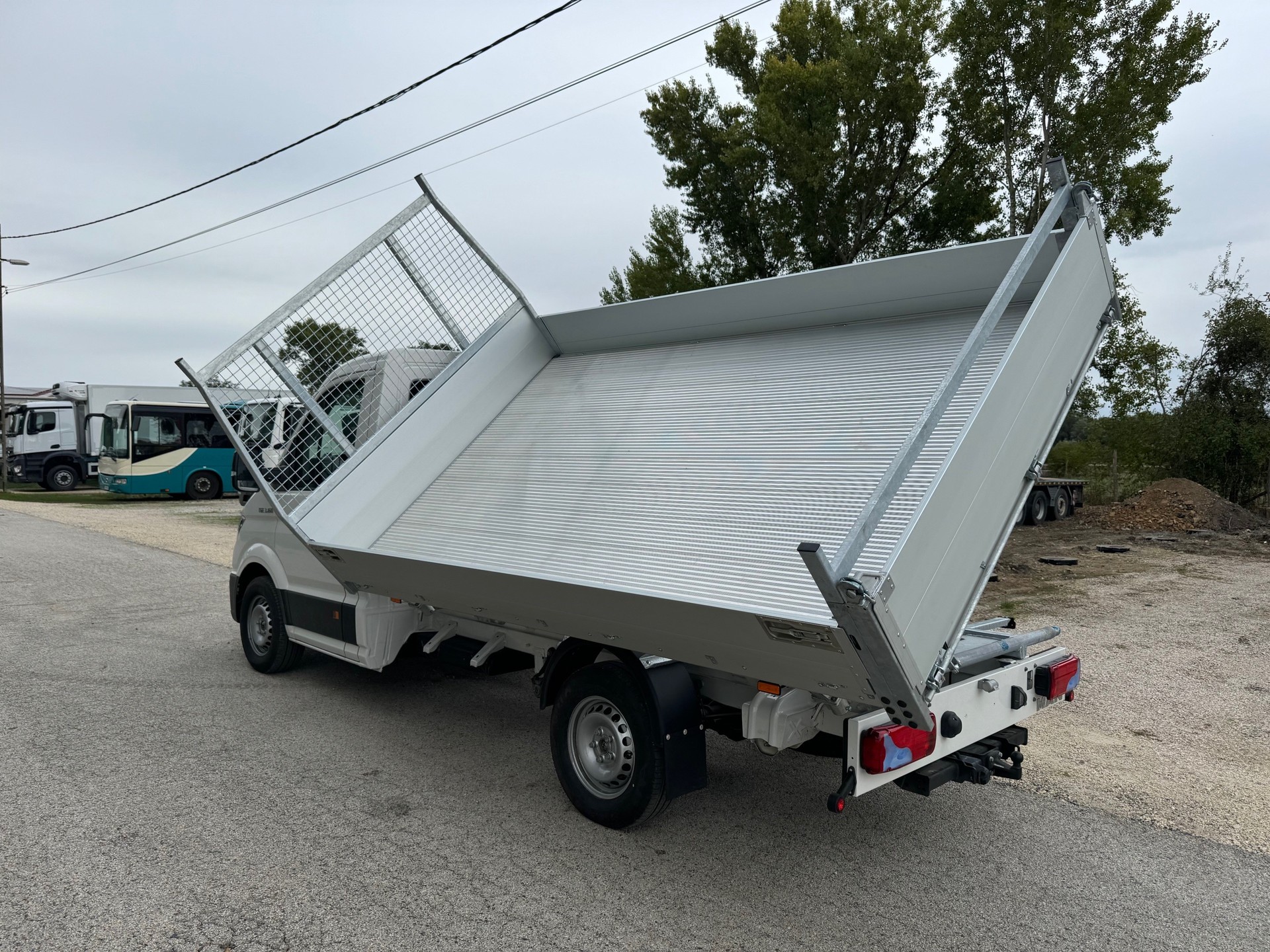 MAN Voll-Alu-3-Seitenkipper 160Ps mit 3500kg Anhängerkupplung-image-11