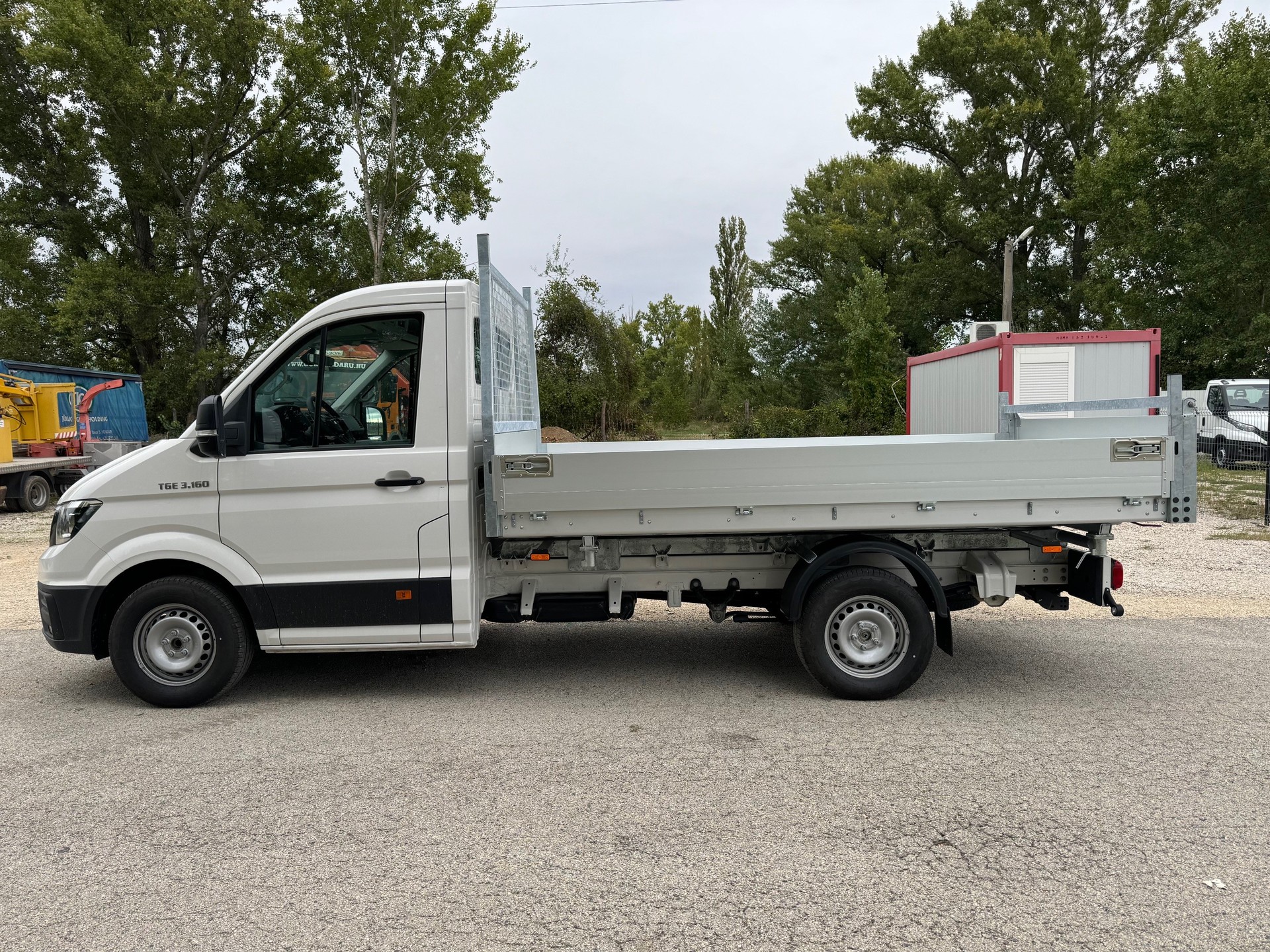 MAN Voll-Alu-3-Seitenkipper 160Ps mit 3500kg Anhängerkupplung-image-3