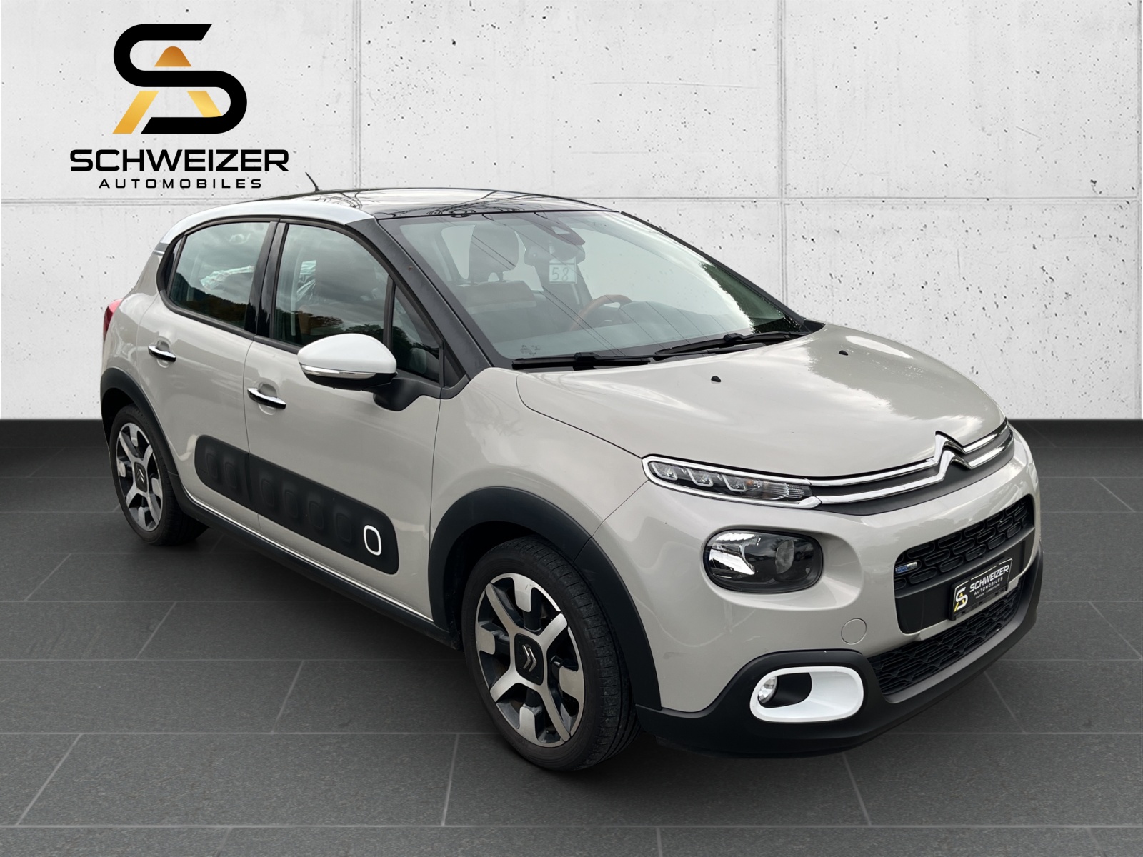 CITROEN C3 1.2i PureTech Shine-image-1