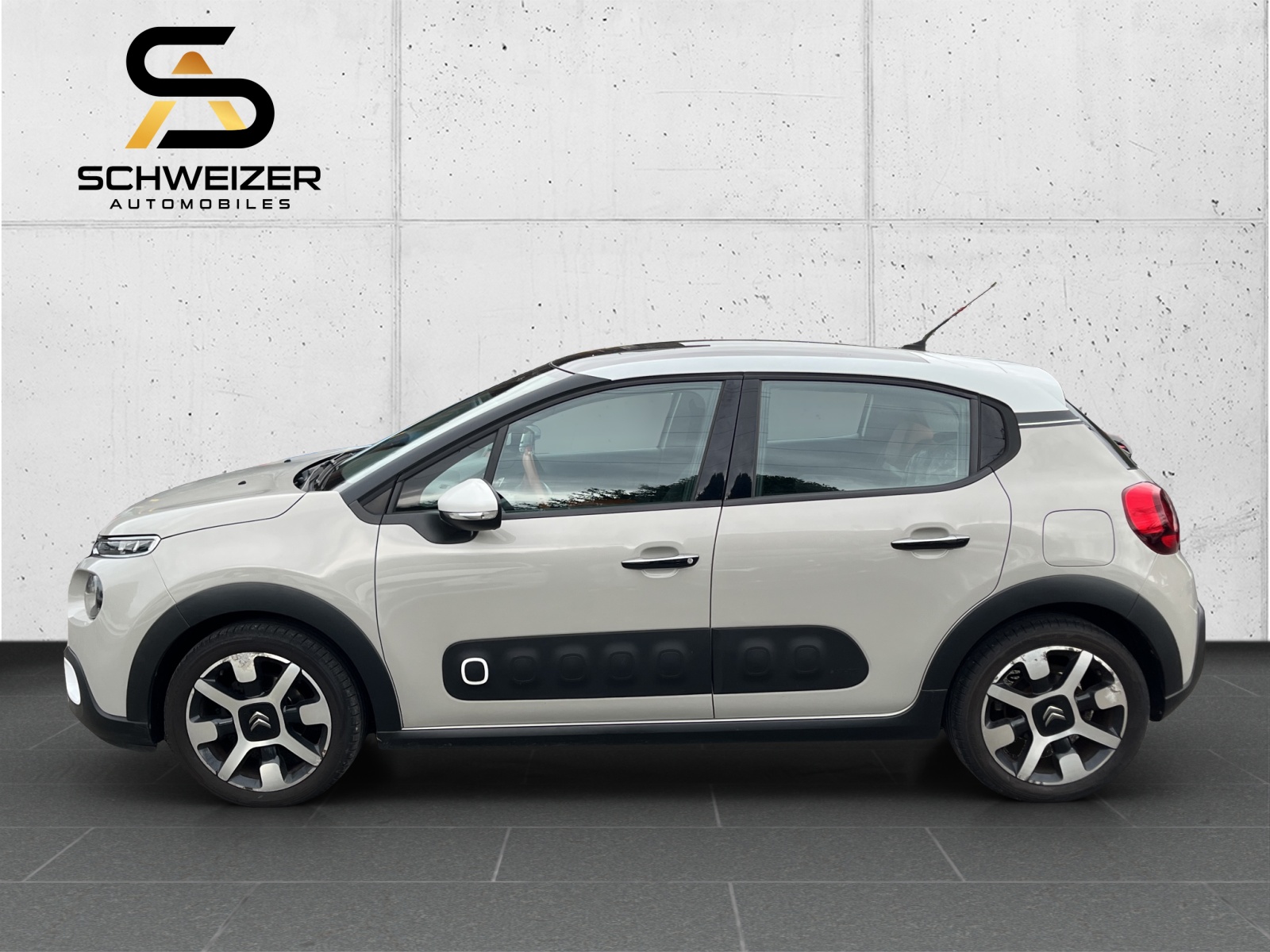 CITROEN C3 1.2i PureTech Shine-image-3