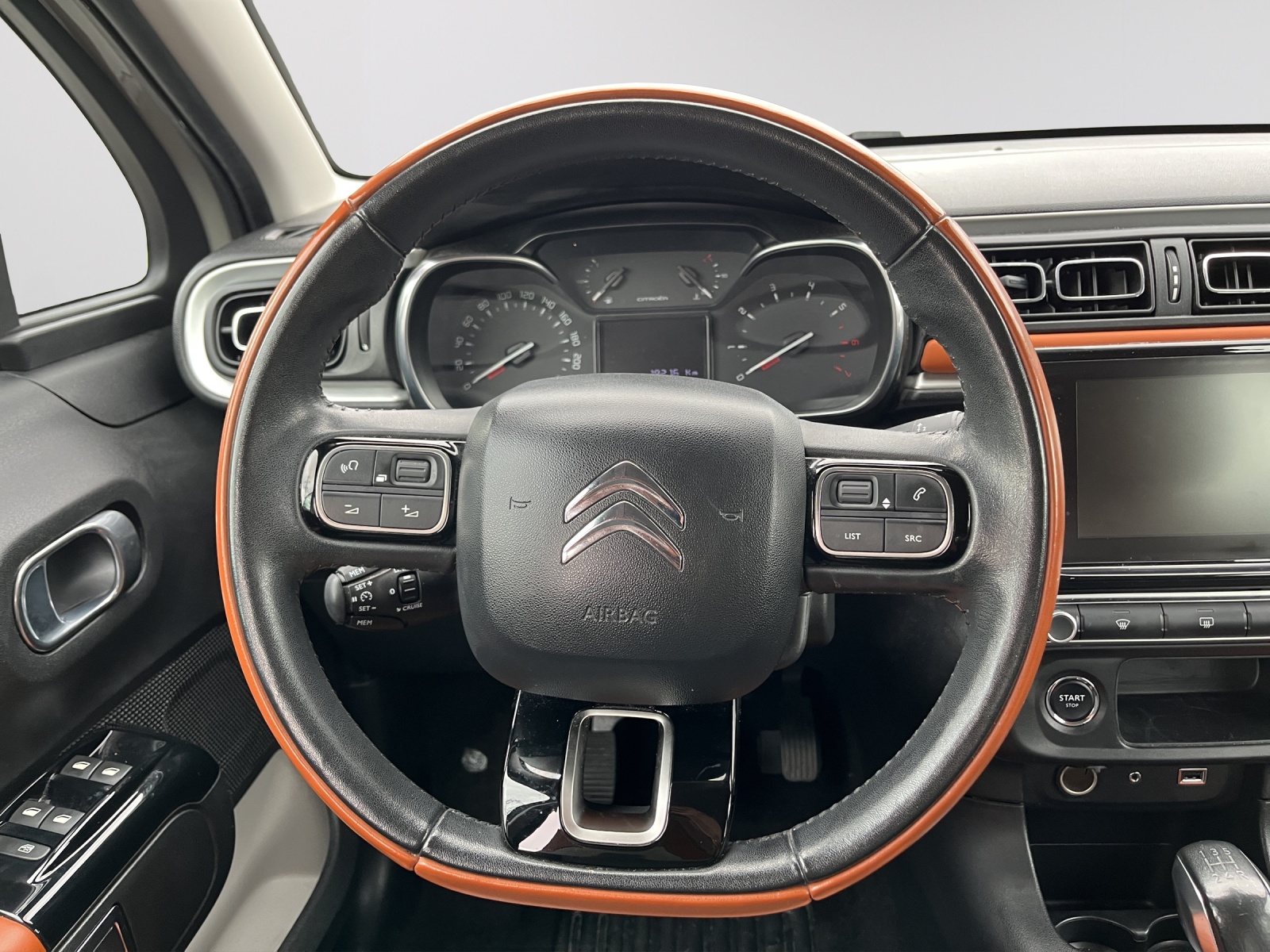 CITROEN C3 1.2i PureTech Shine-image-9