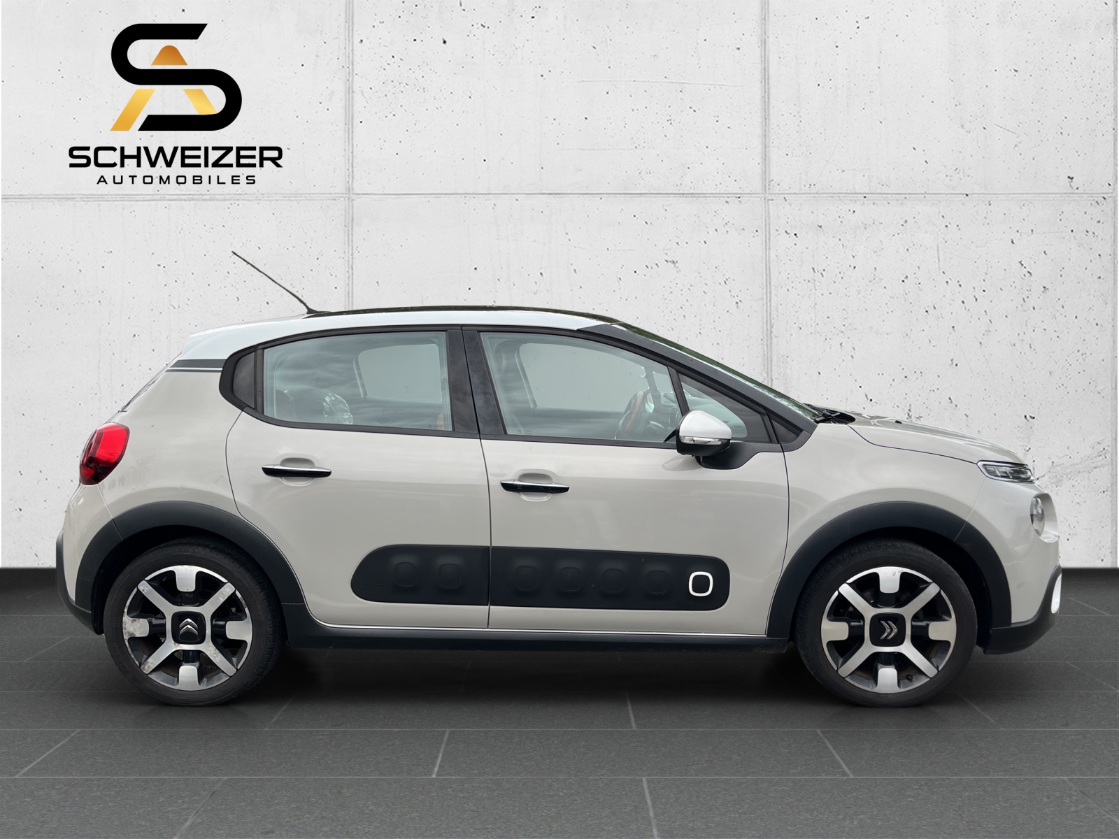 CITROEN C3 1.2i PureTech Shine-image-4