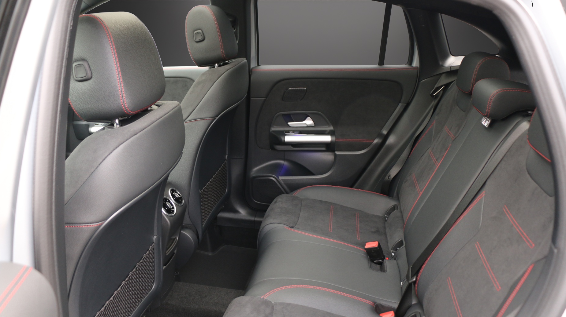 MERCEDES-BENZ GLA 220d 4Matic 8G-DCT-image-11