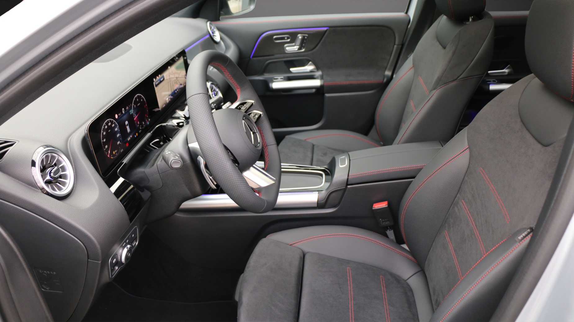 MERCEDES-BENZ GLA 220d 4Matic 8G-DCT-image-9