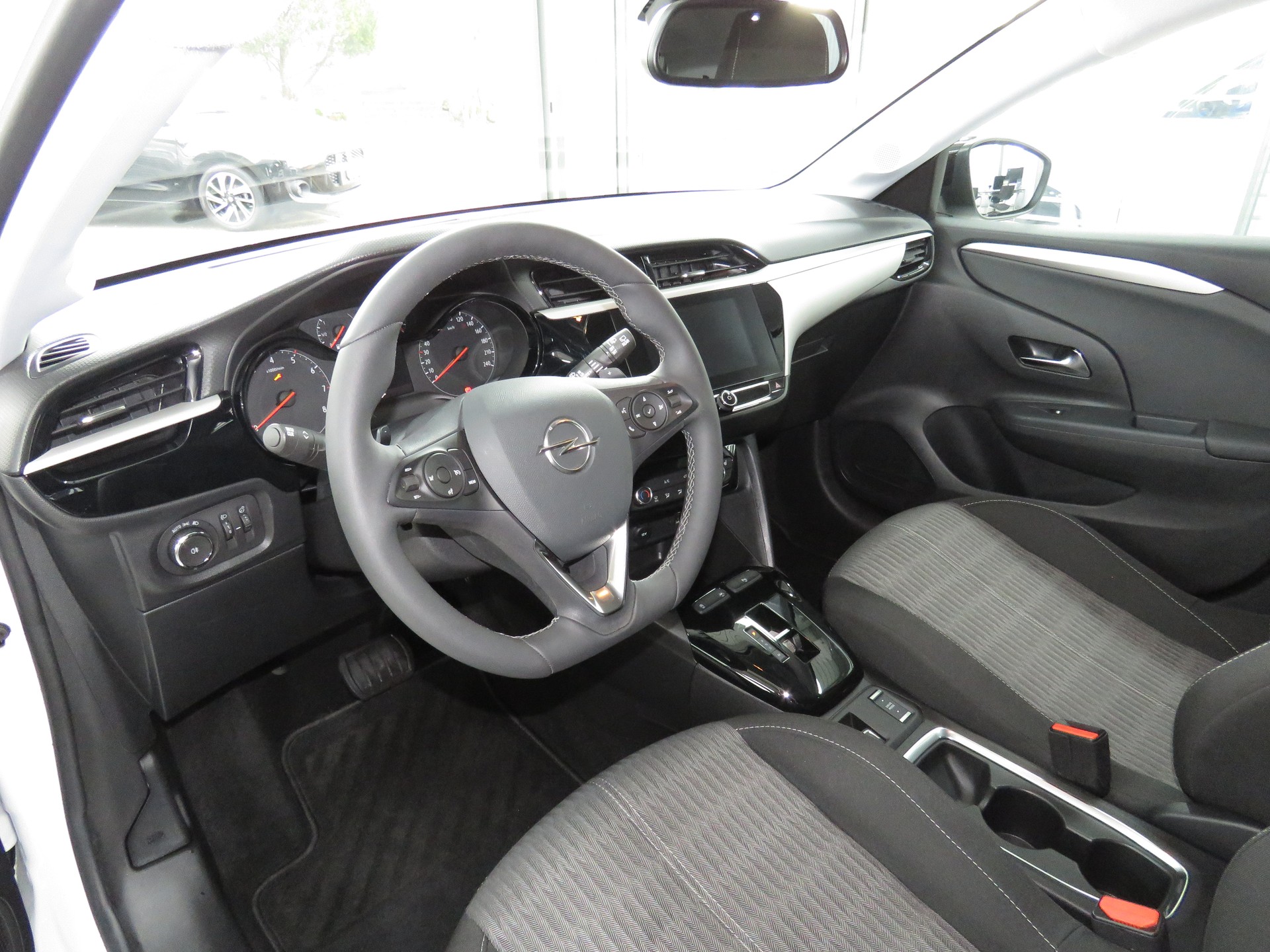 OPEL Corsa 1.2 TP Edition Automat-image-7