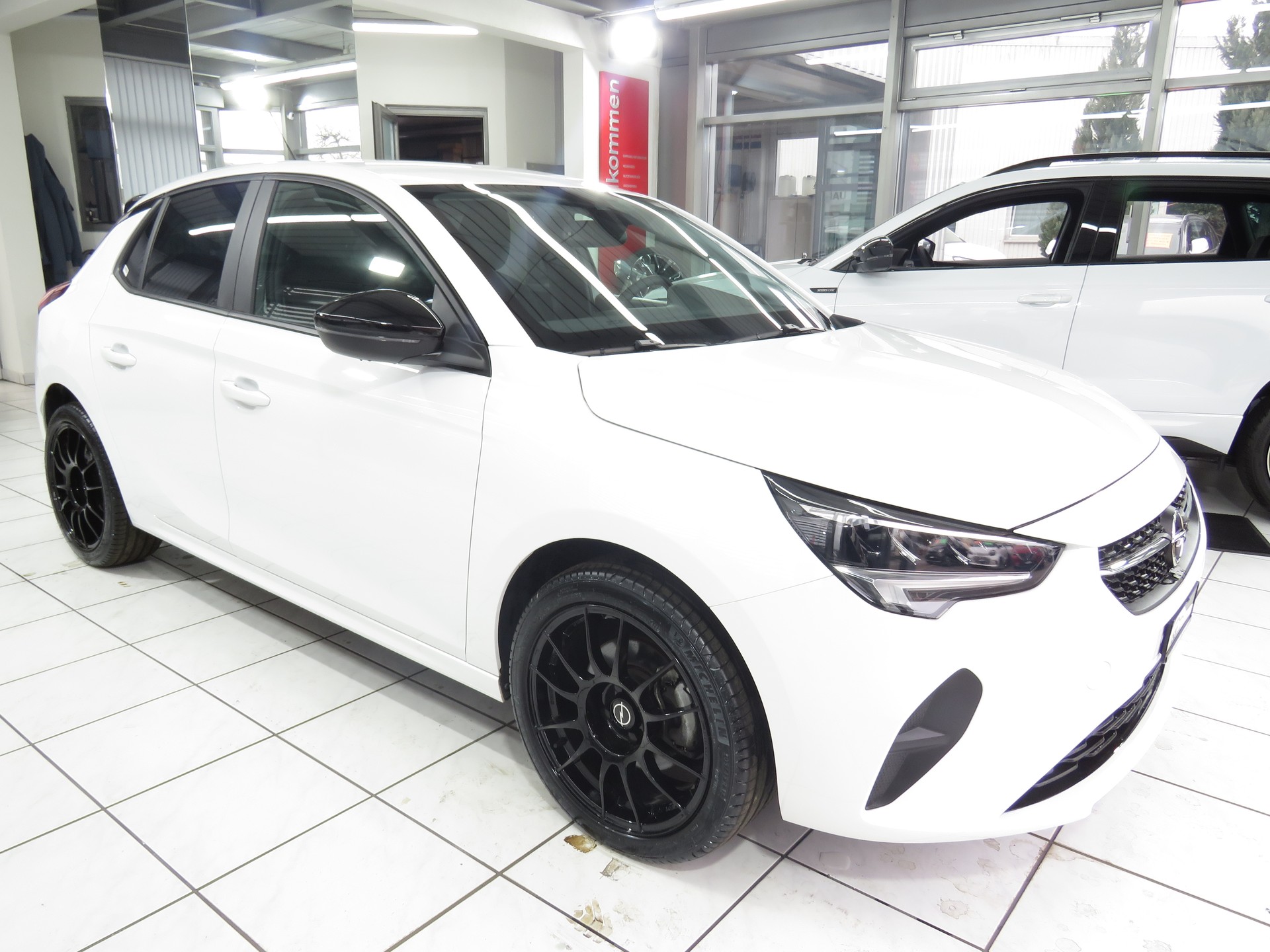 OPEL Corsa 1.2 TP Edition Automat-image-2