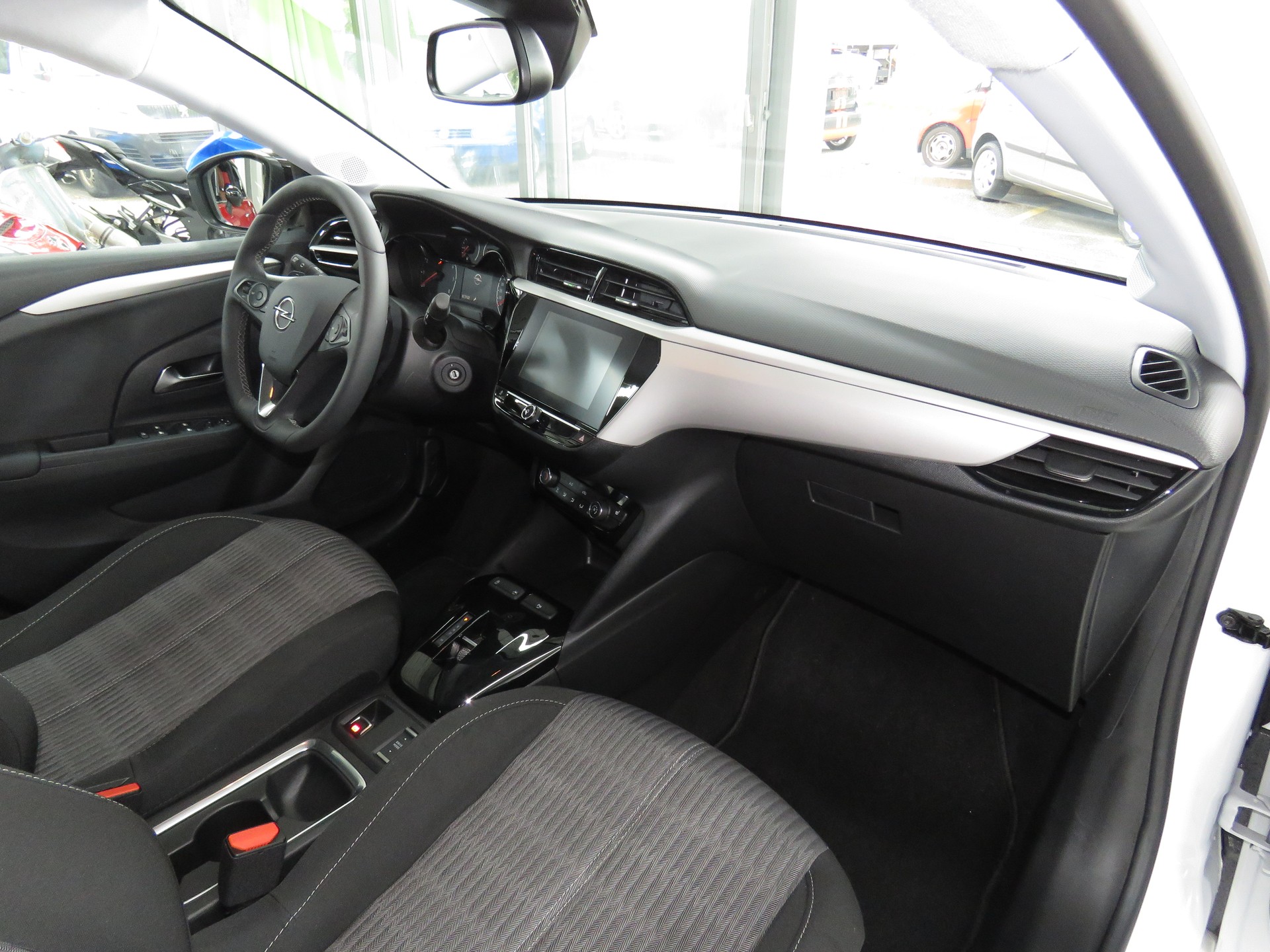 OPEL Corsa 1.2 TP Edition Automat-image-11