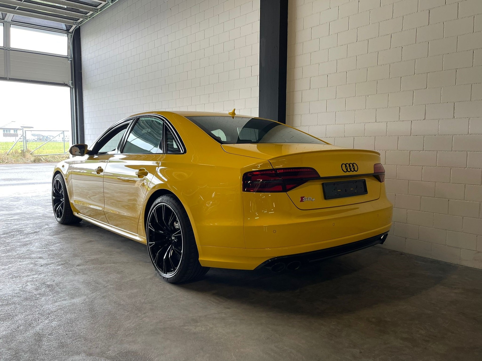 AUDI S8 4.0 TFSI V8 plus quattro tiptronic "Einzelstück der Audi Exclusive-Abteilung - ABT 705 PS"-showroom-element-3