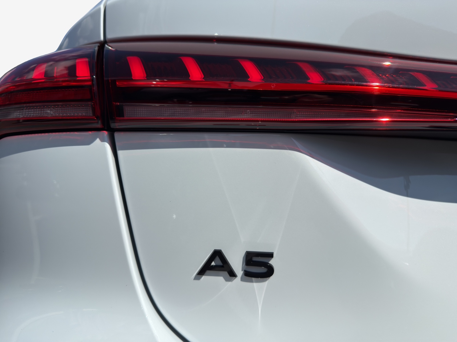 AUDI A5 Avant TDI quattro 150 kW Attraction S tronic-image-4