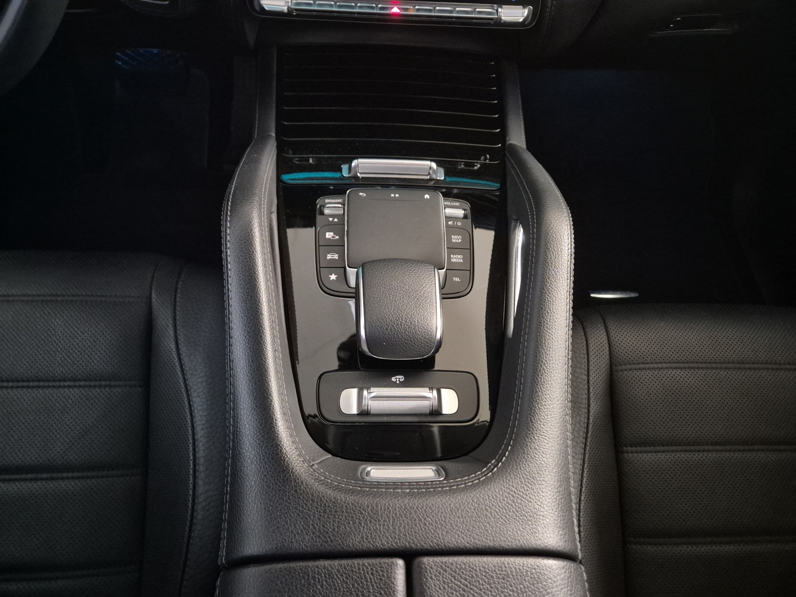 MERCEDES-BENZ GLE Coupé 350d-image-12