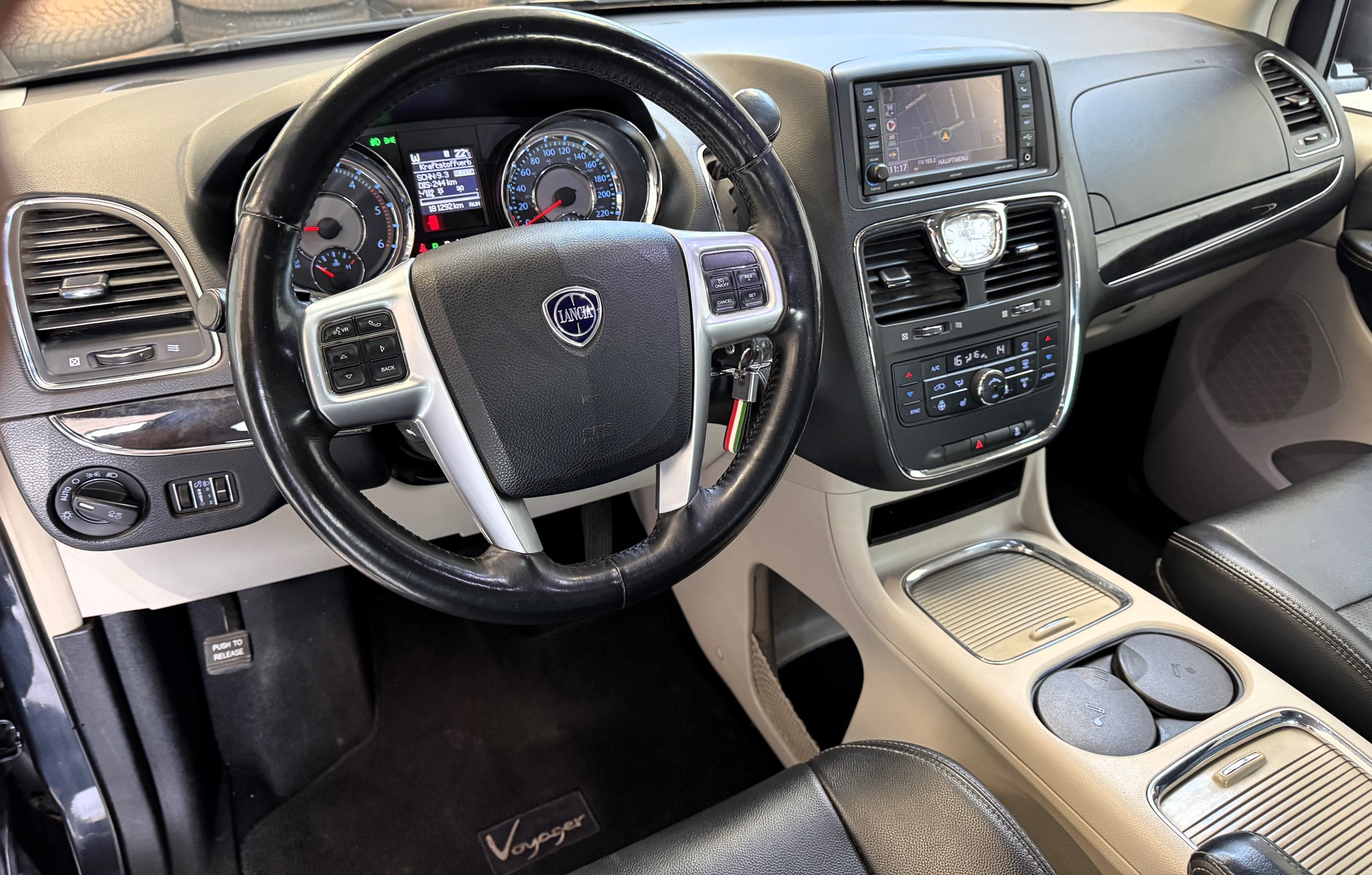 LANCIA Voyager 2.8D Platinum Automatic-image-4