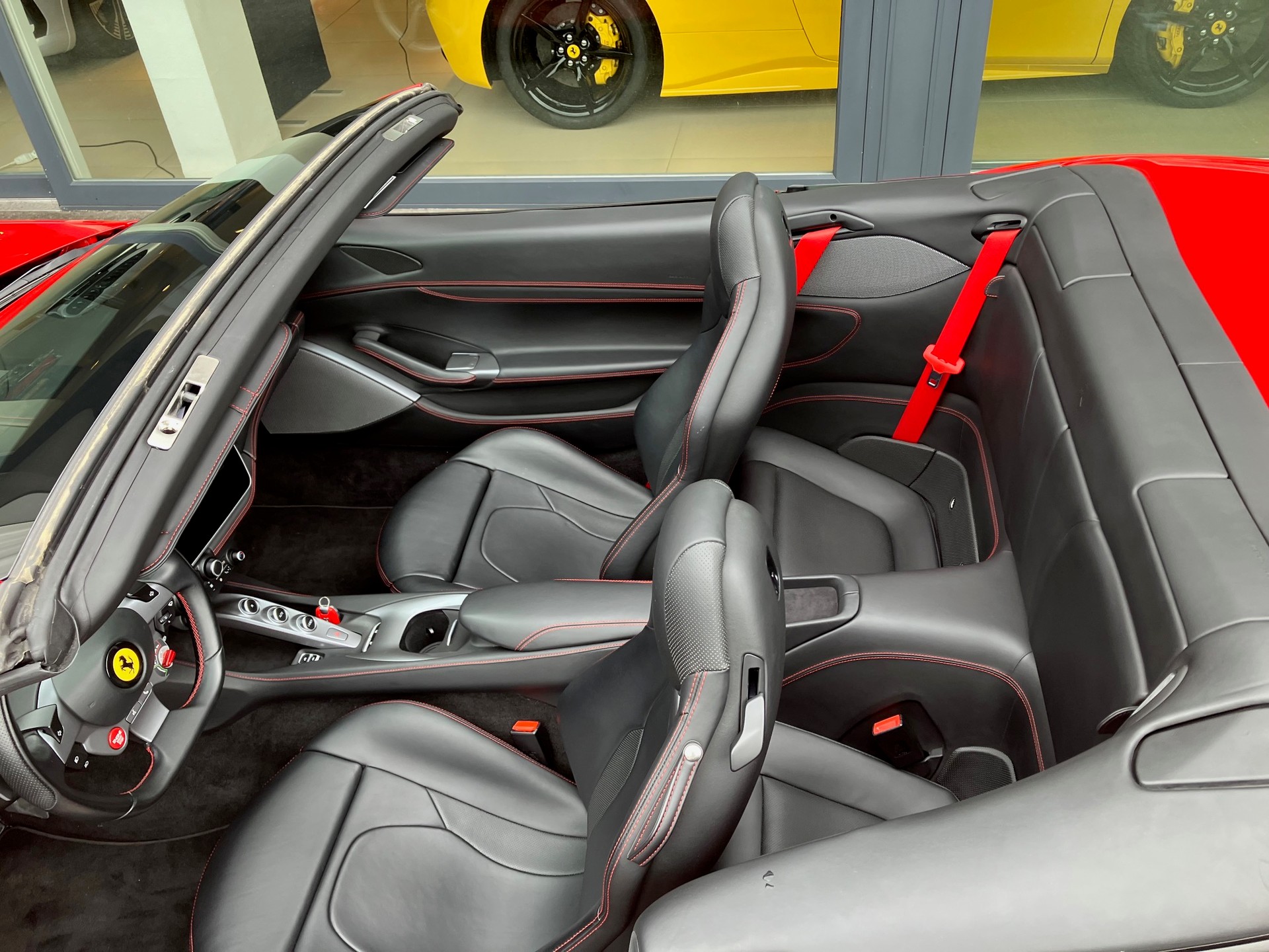 FERRARI Portofino 3.9 V8 T-image-7
