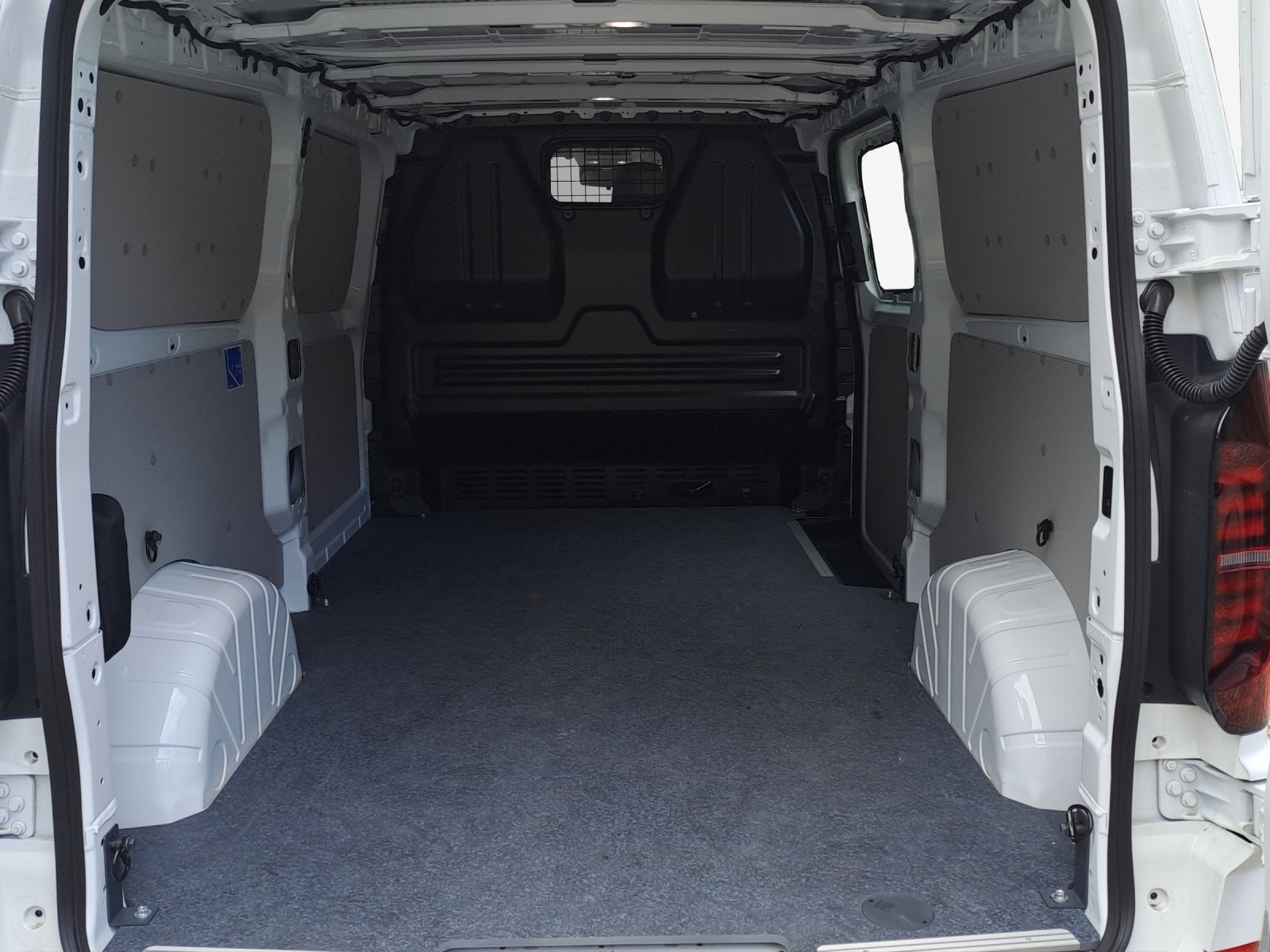 VW e-Transporter 70 kWh Lang-image-8