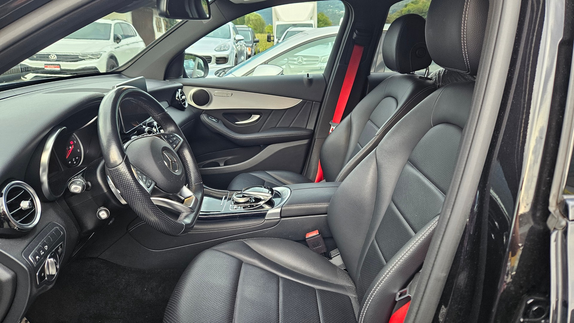 MERCEDES-BENZ GLC 250 d AMG Line 4Matic 9G-Tronic-image-6