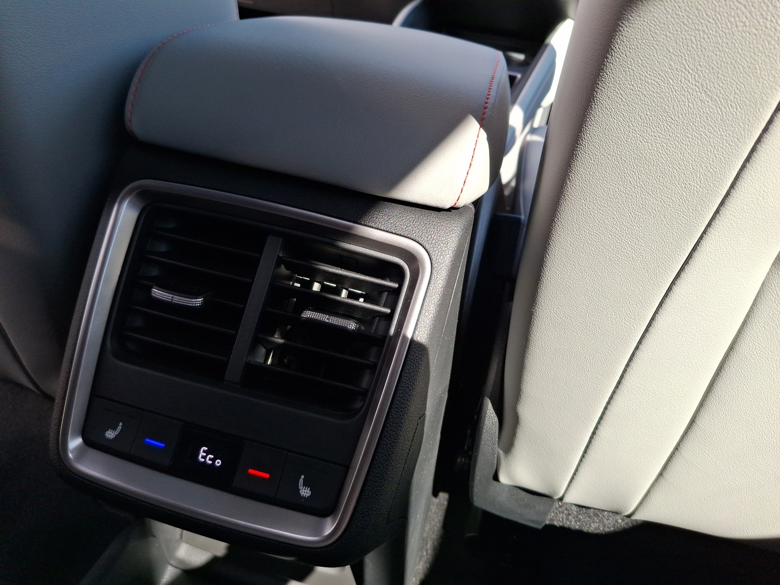 SKODA Elroq 85-image-14