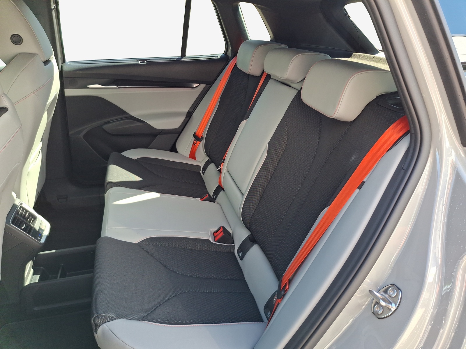 SKODA Elroq 85-image-11