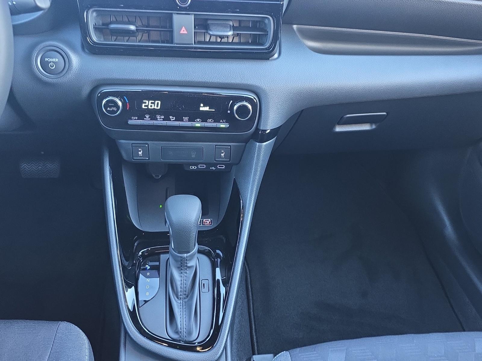 TOYOTA Yaris 1.5 VVT-i HSD Trend-image-16
