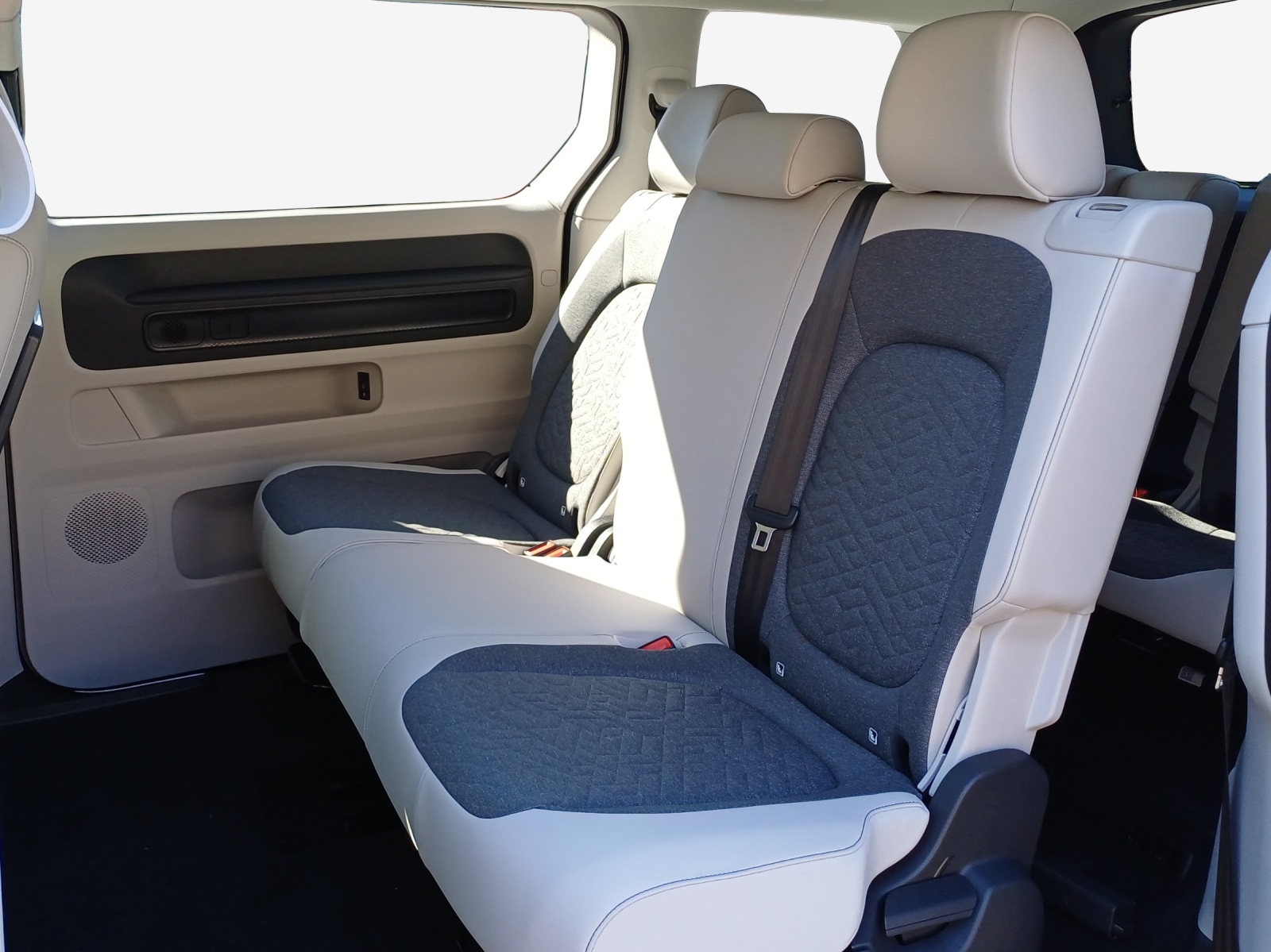 VW ID.Buzz LWB Pro-image-11
