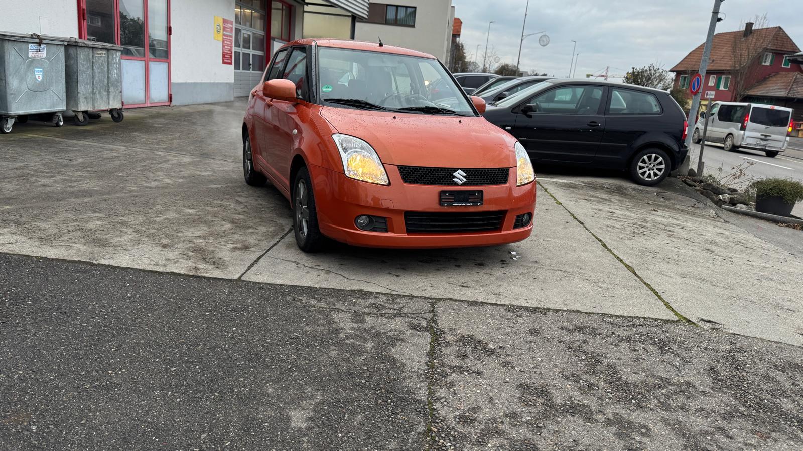 SUZUKI Swift 1.3i 16V GL-image-1