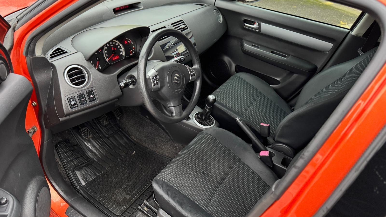 SUZUKI Swift 1.3i 16V GL-image-5