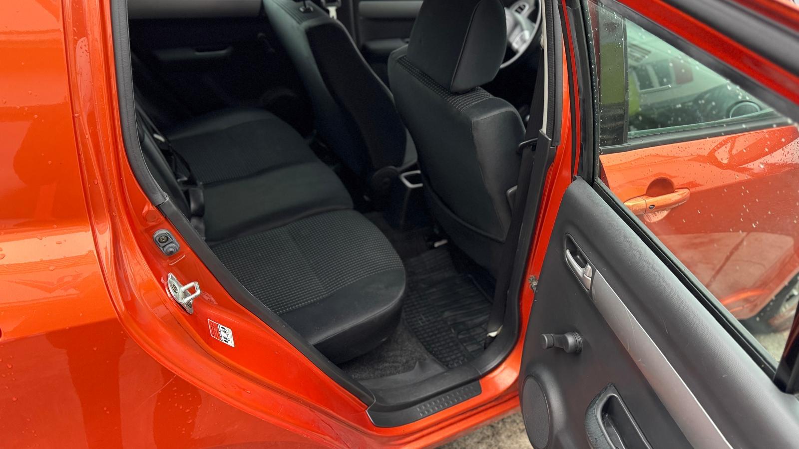 SUZUKI Swift 1.3i 16V GL-image-4