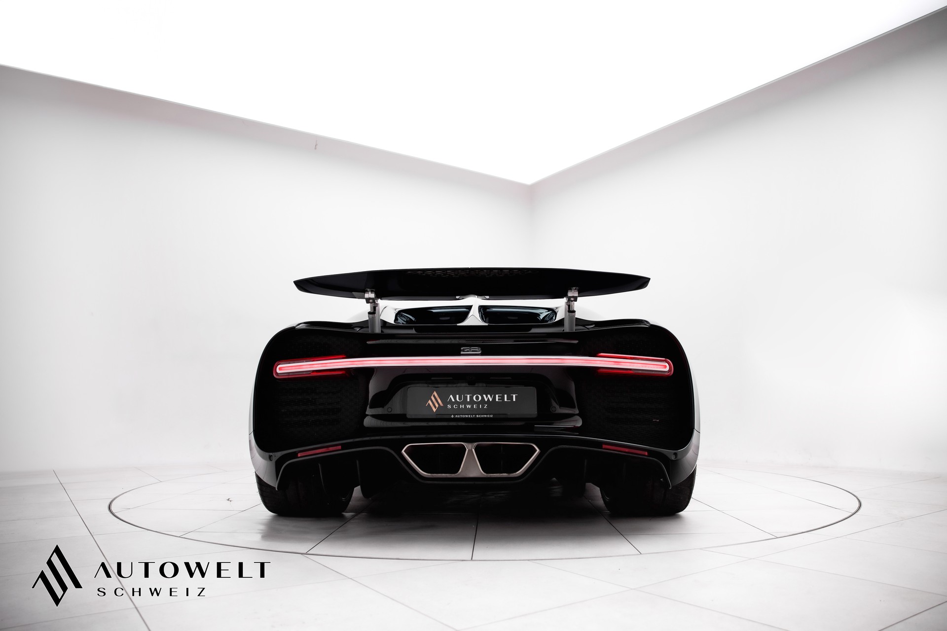 BUGATTI CHIRON SPORT La Mer Argentée-image-3