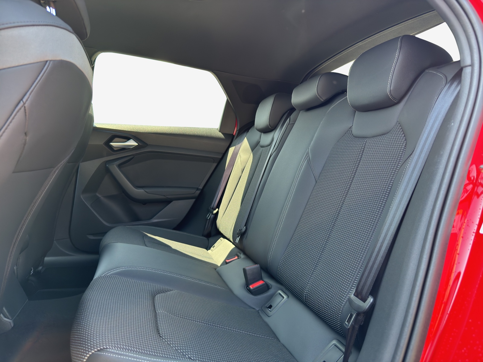 AUDI A1 Sportback 30 TFSI S Line Attraction S-tronic-image-13