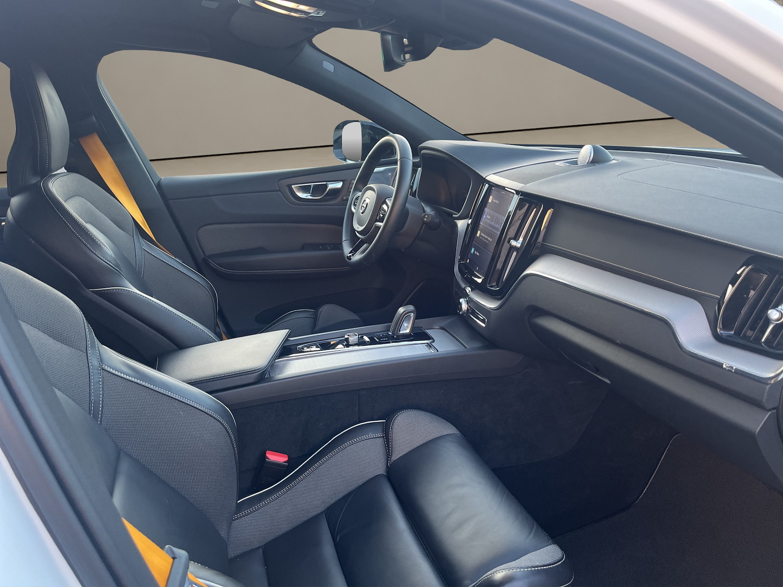VOLVO XC60 2.0 T8 TE Polestar eAWD-image-10