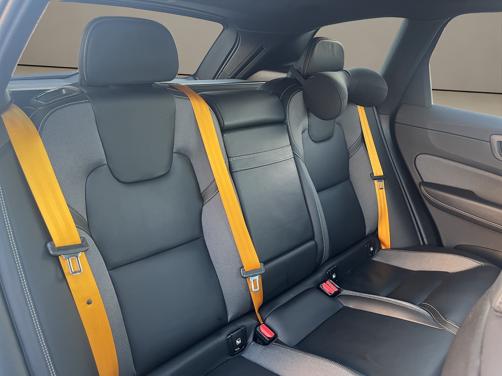 VOLVO XC60 2.0 T8 TE Polestar eAWD-image-11