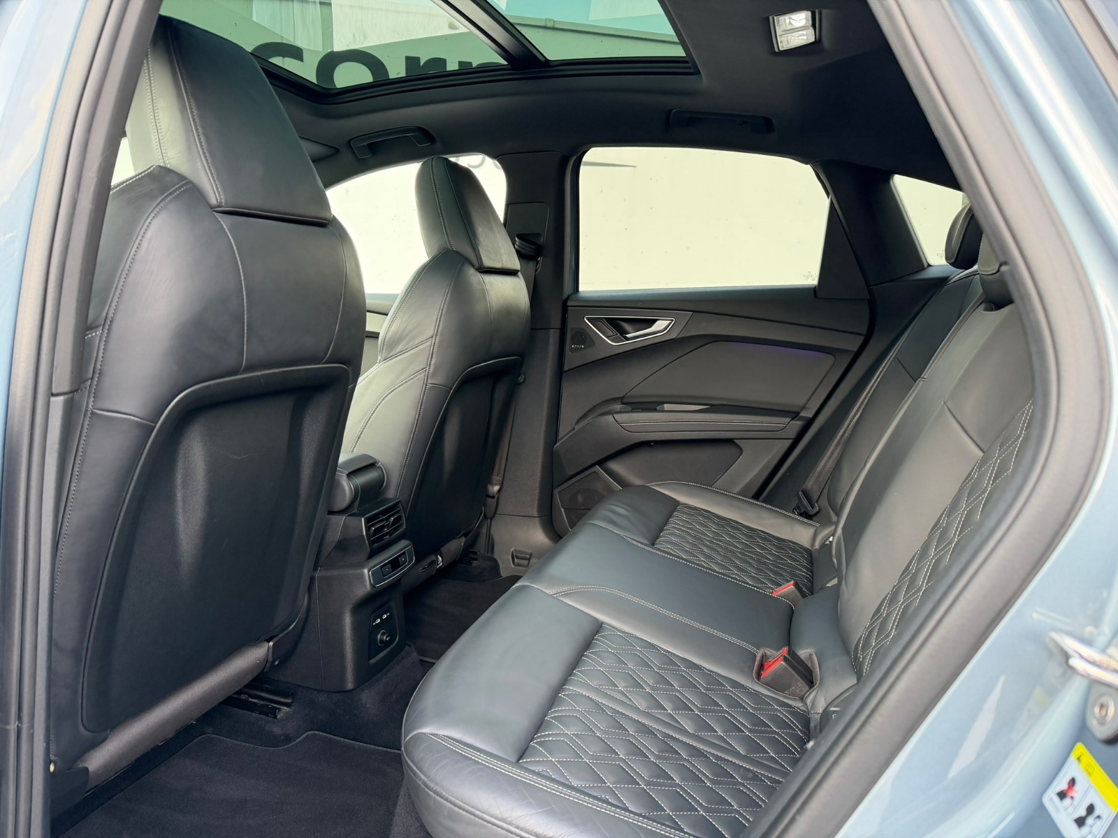 AUDI Q4 Sportback e-tron 50 quattro-image-9
