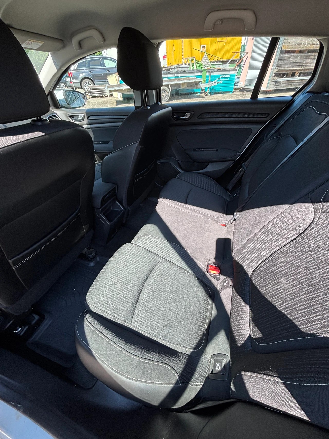 RENAULT Mégane Grandtour 1.5 dCi Business EDC-image-8