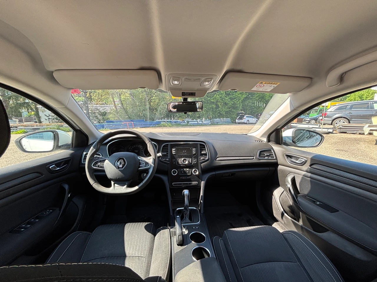 RENAULT Mégane Grandtour 1.5 dCi Business EDC-image-9